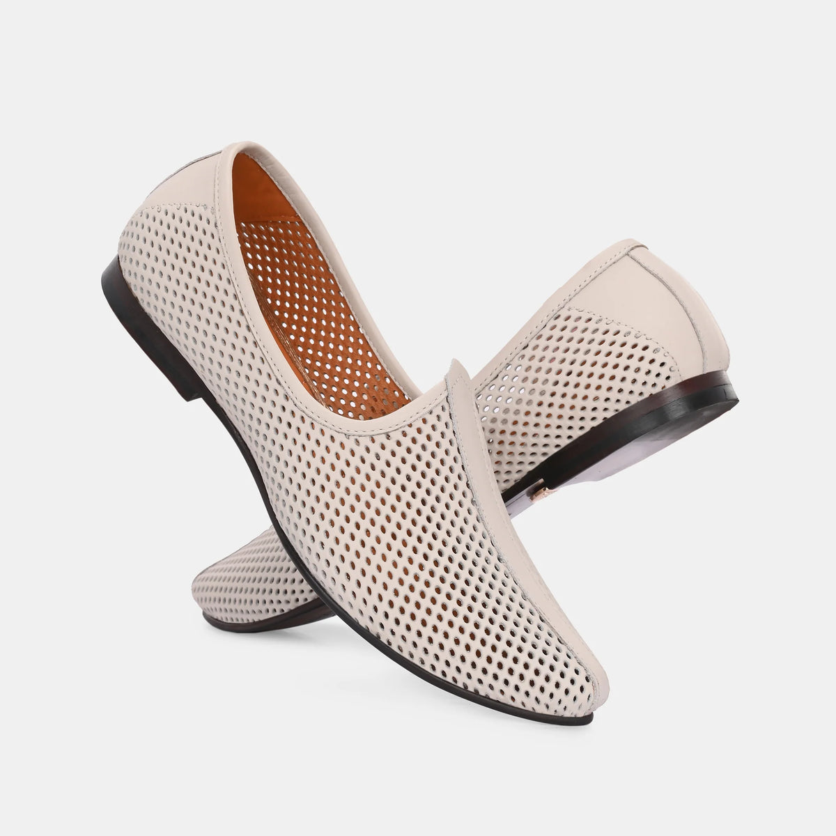 Lafattio Handcrafted Leather Juttis - The Heels India