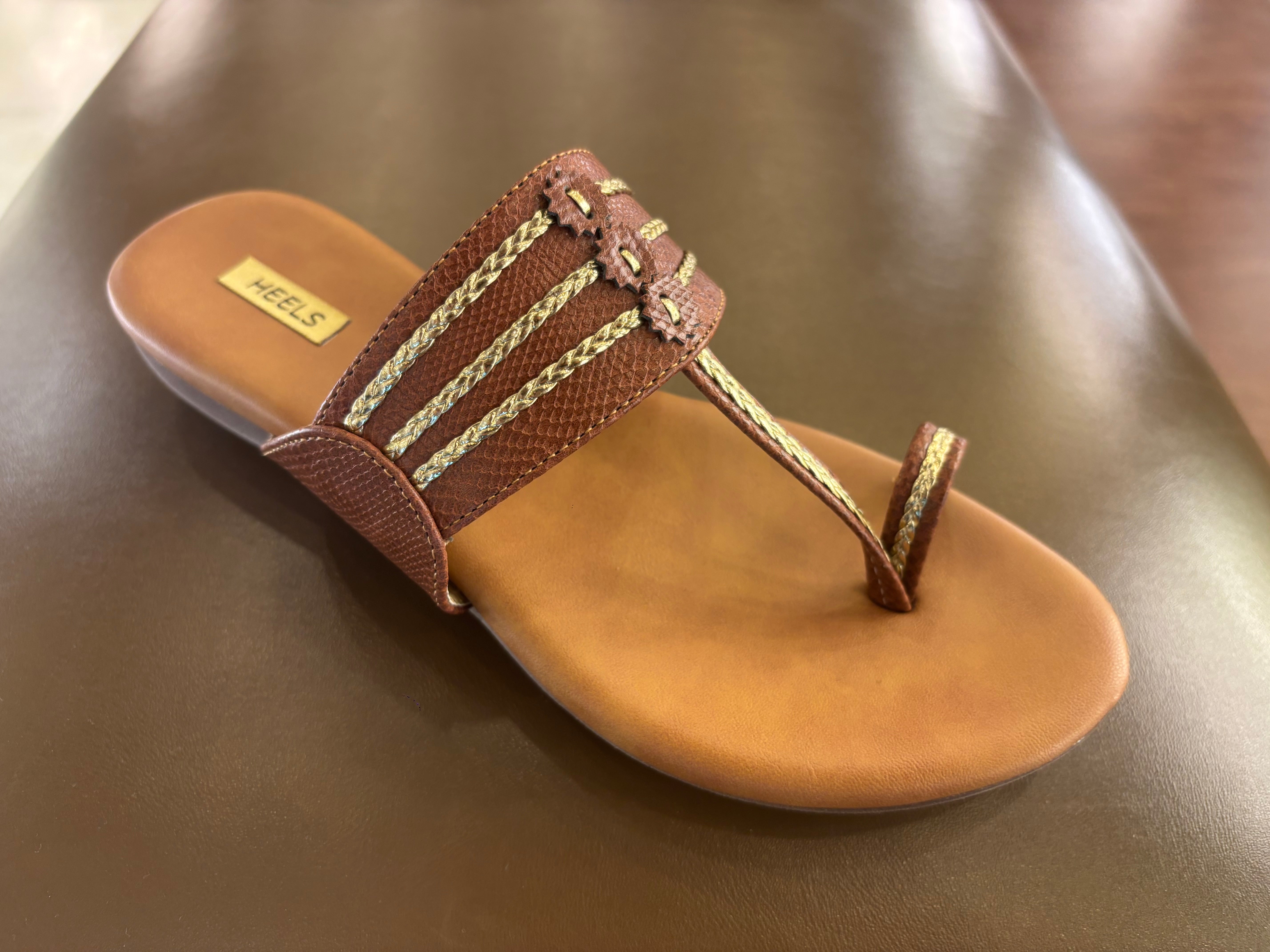 Samantha Cushioned Kohlapuris
