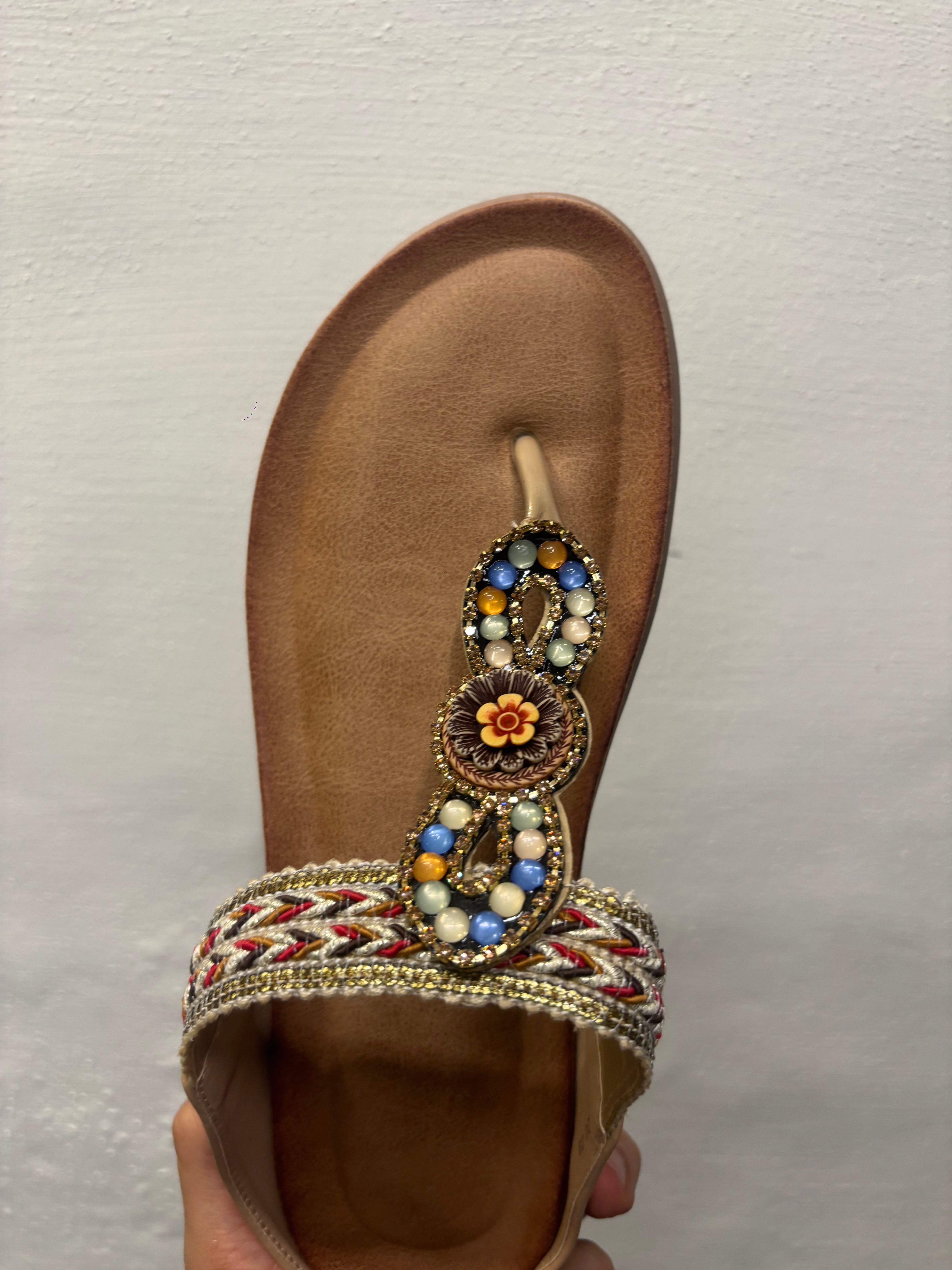 Thalassa Embroidered Cushioned Slippers
