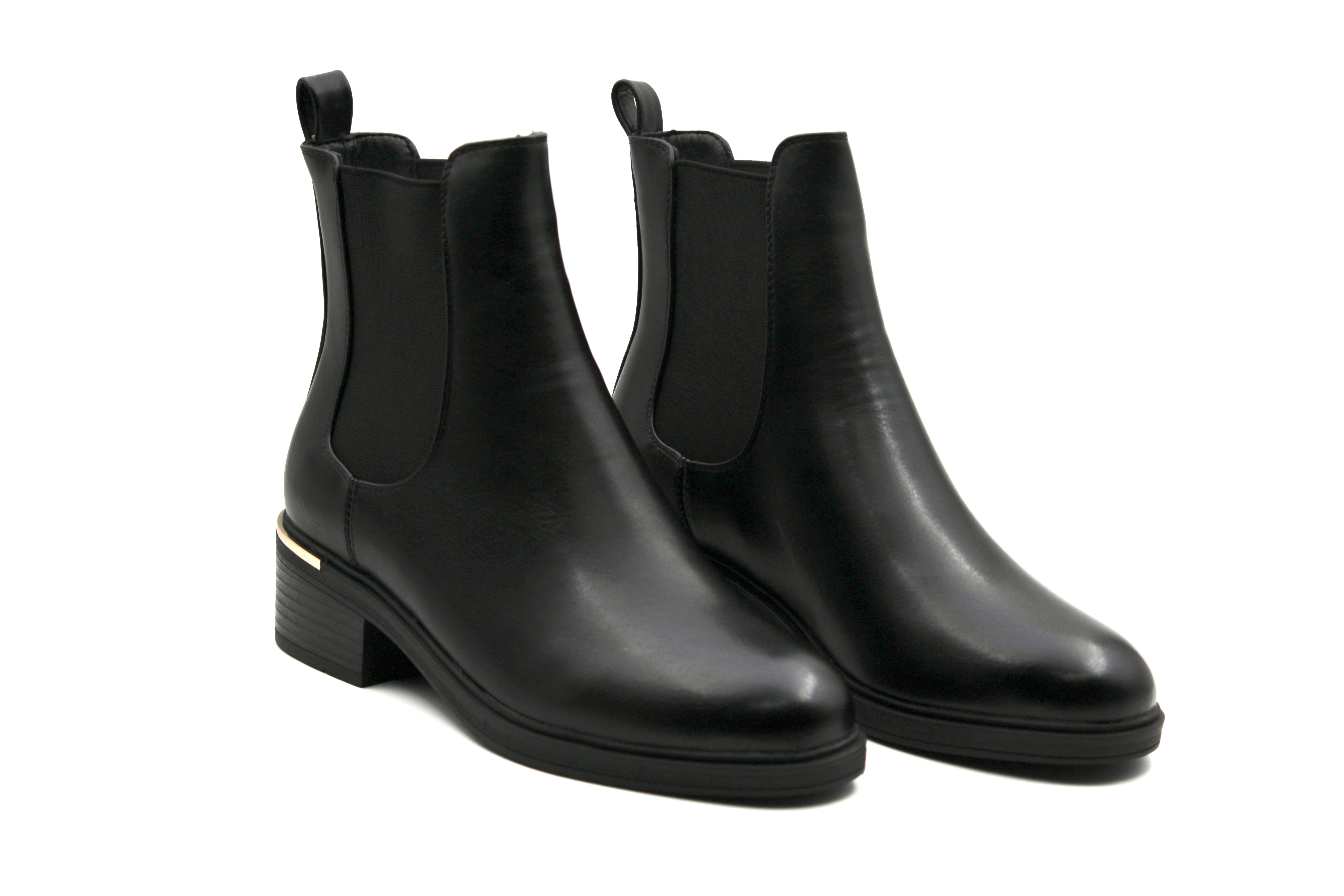 Chelsea 108 Black - The Heels India