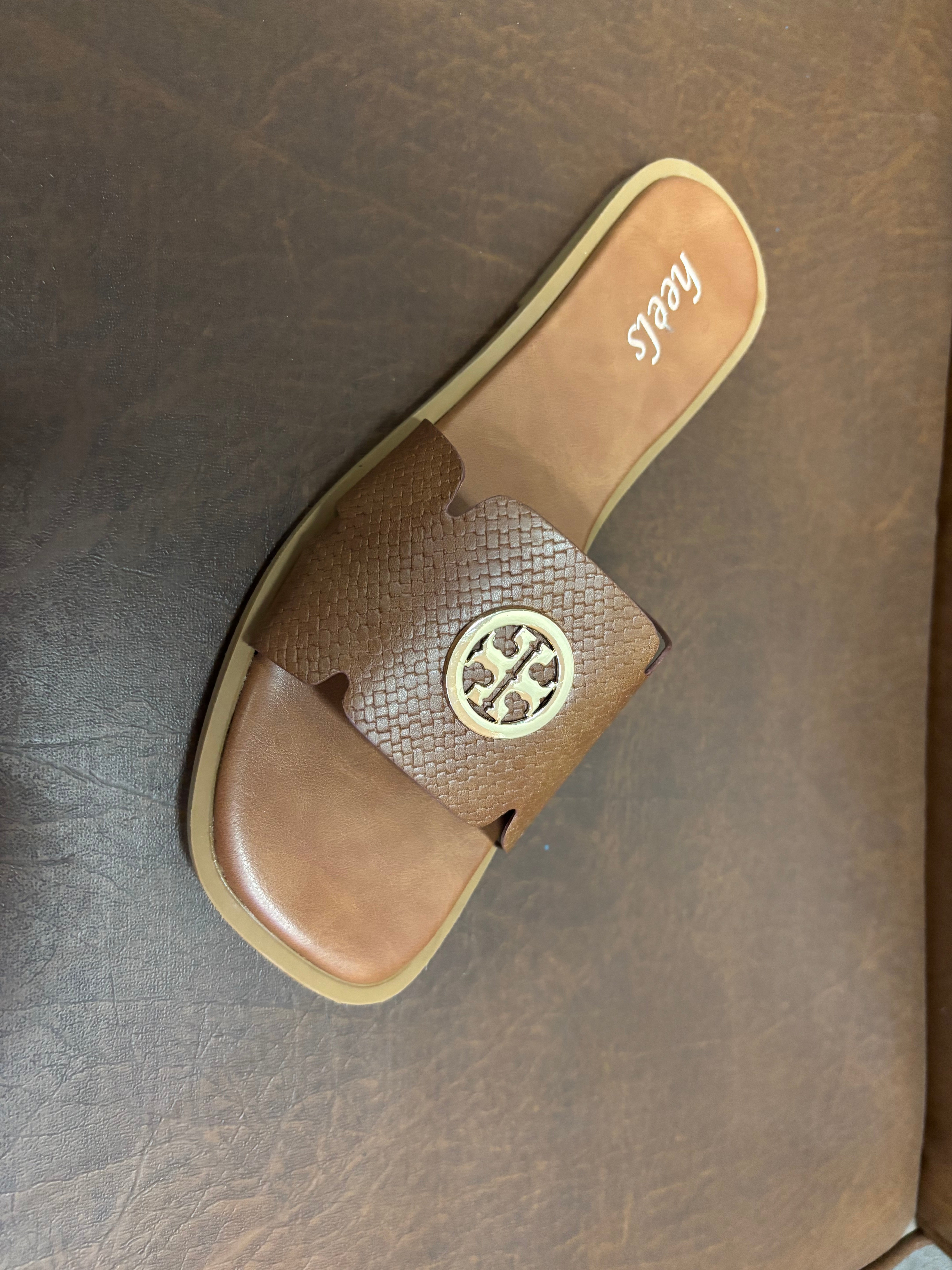 Nysa 2.0 Cushioned Flat Sliders