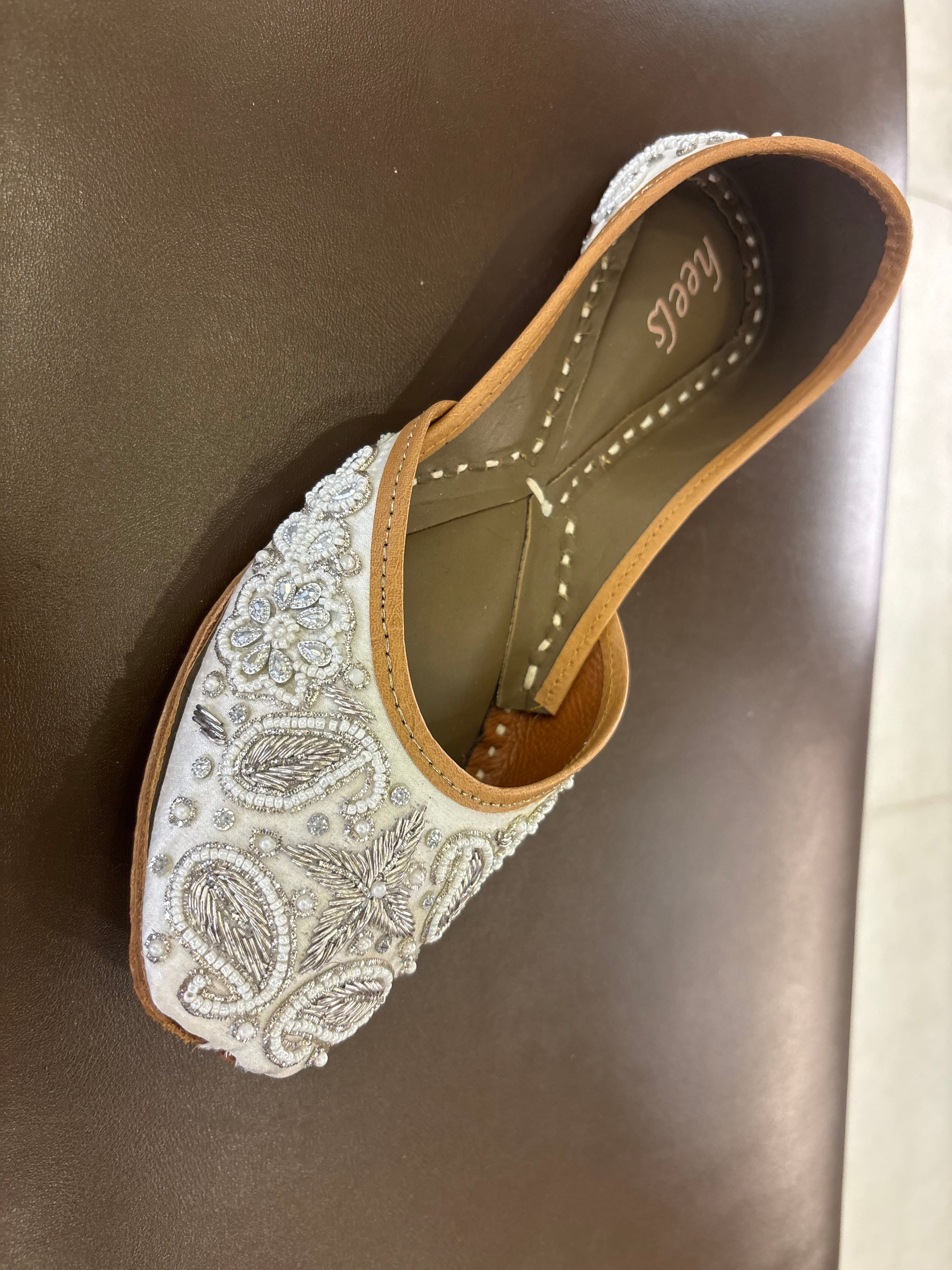 Chamak Handcrafted Leather Juttis