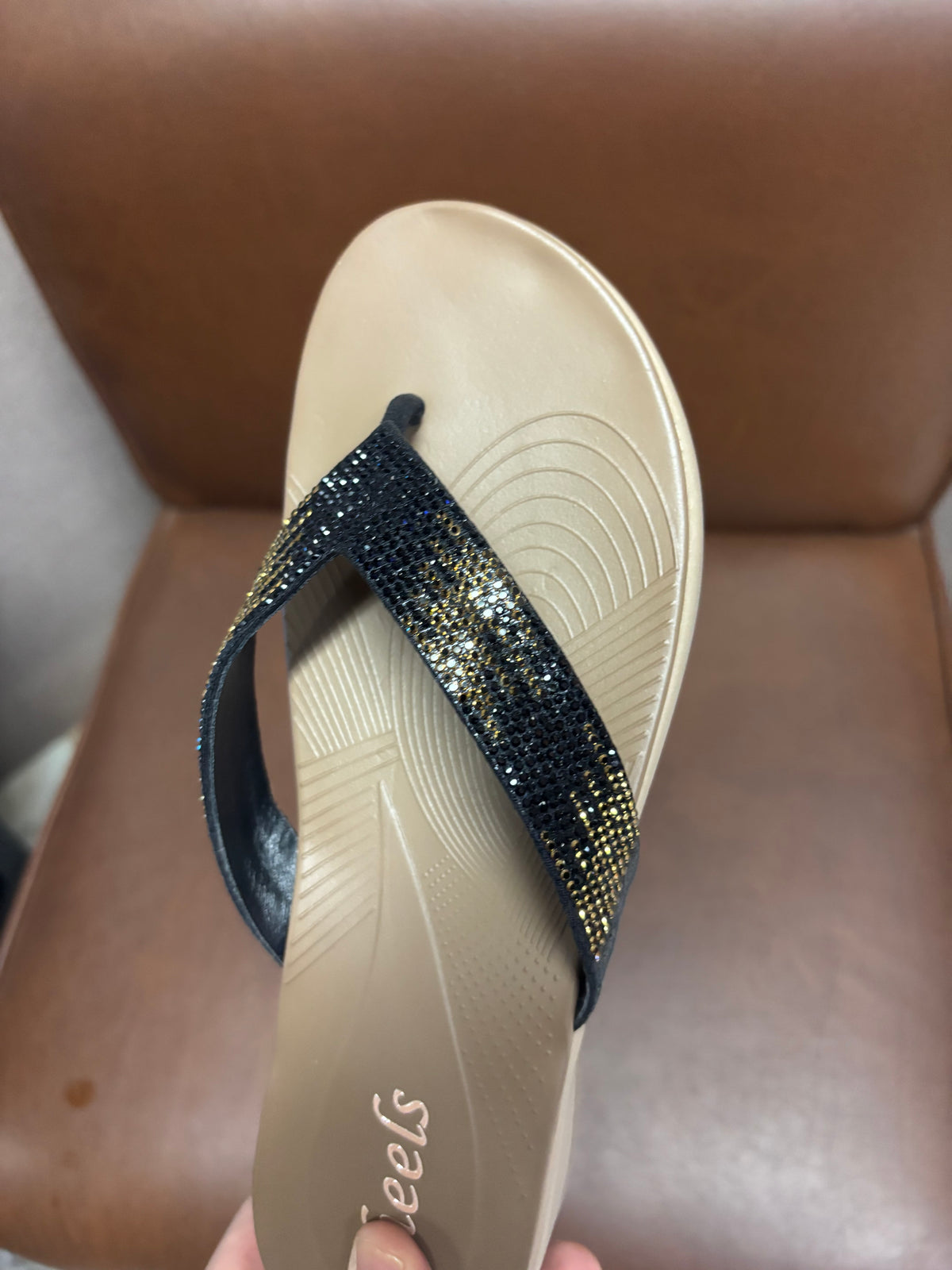 Esther Cushioned Bling V Slippers