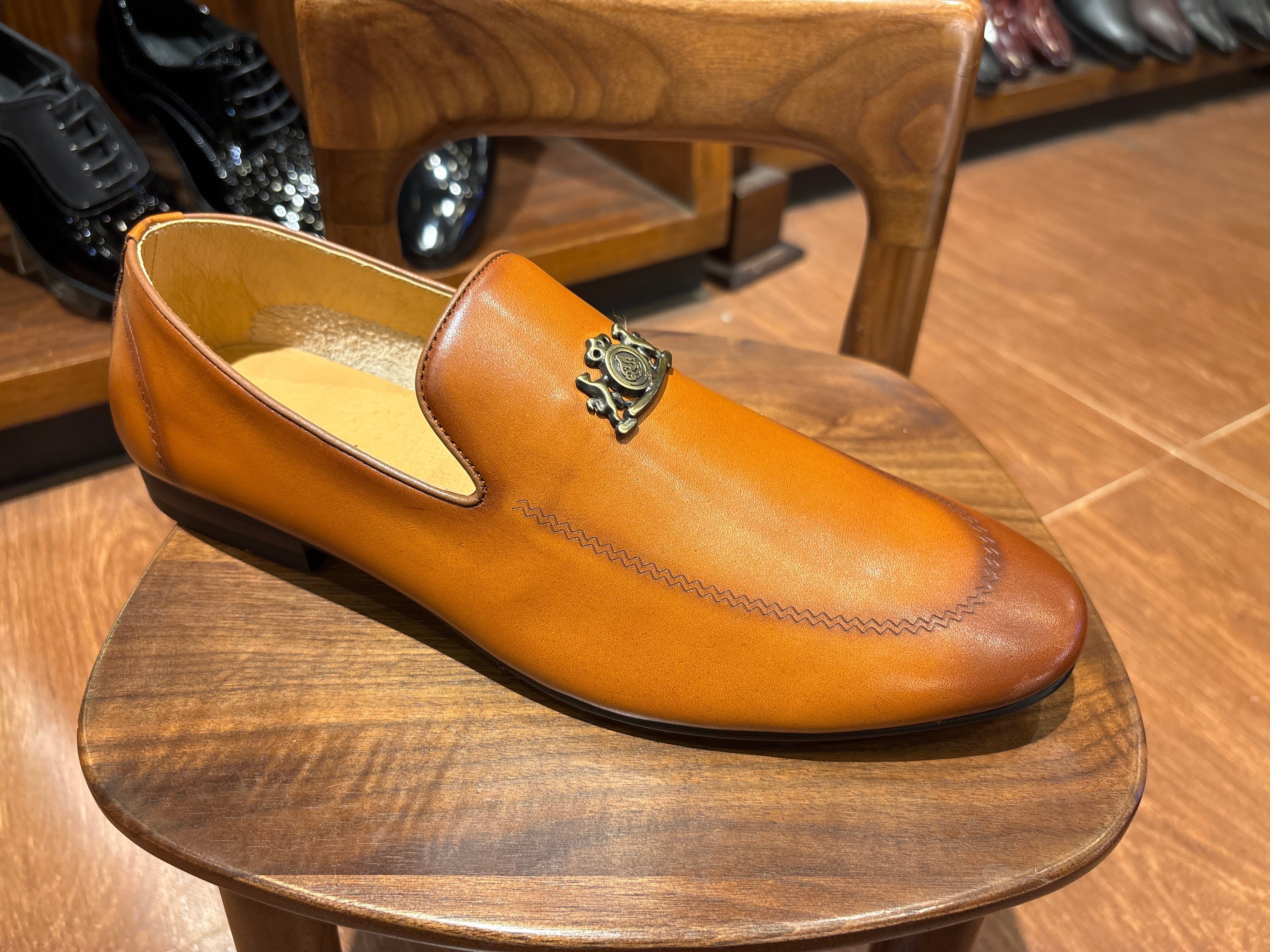 Elliot Leather Crown Ethnic Slip-ons - The Heels India