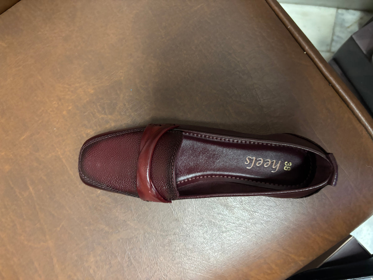 Swirl Classic Leather Loafers