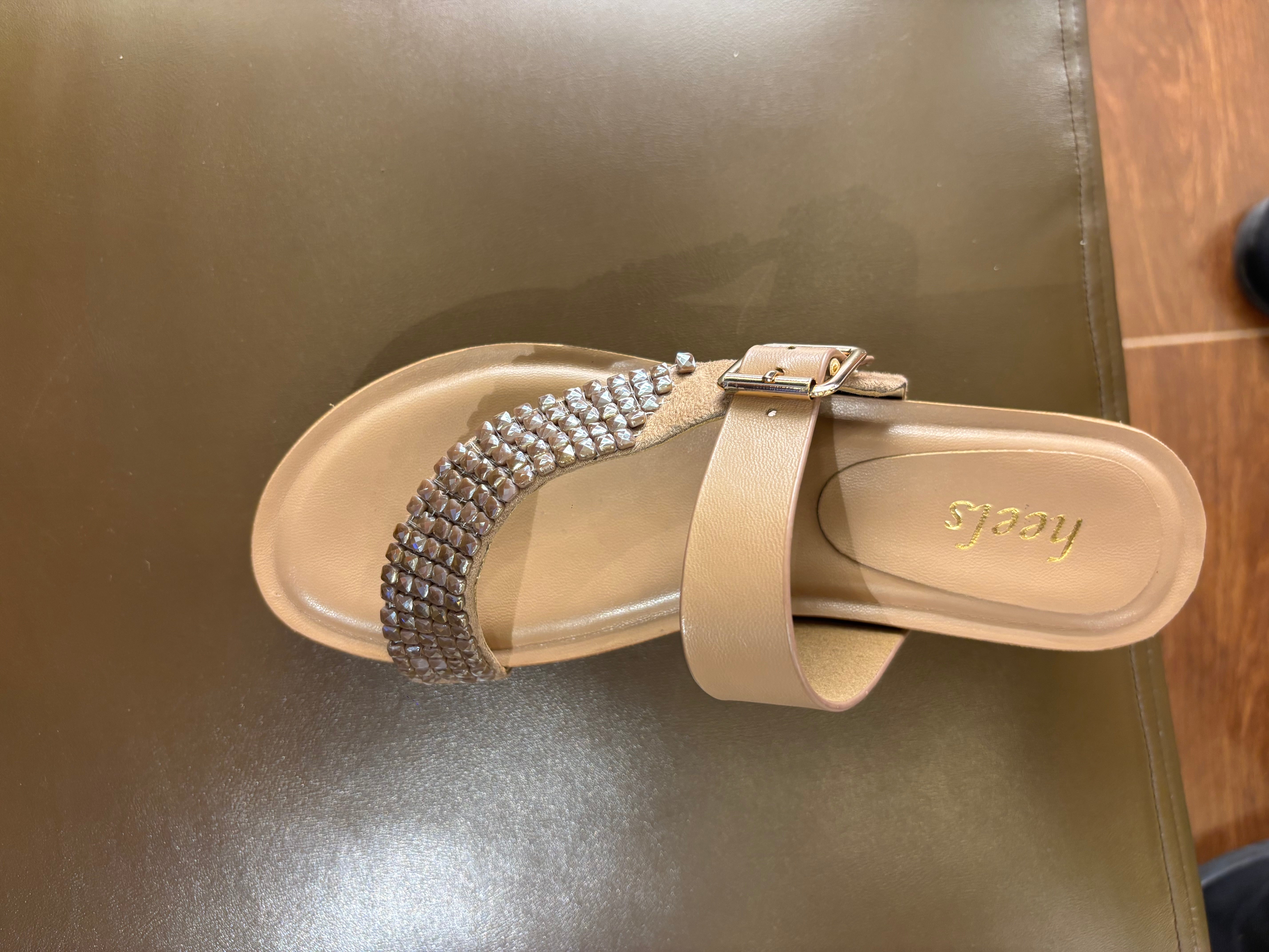 Mireta Embellished Comfort Thumb Wedges