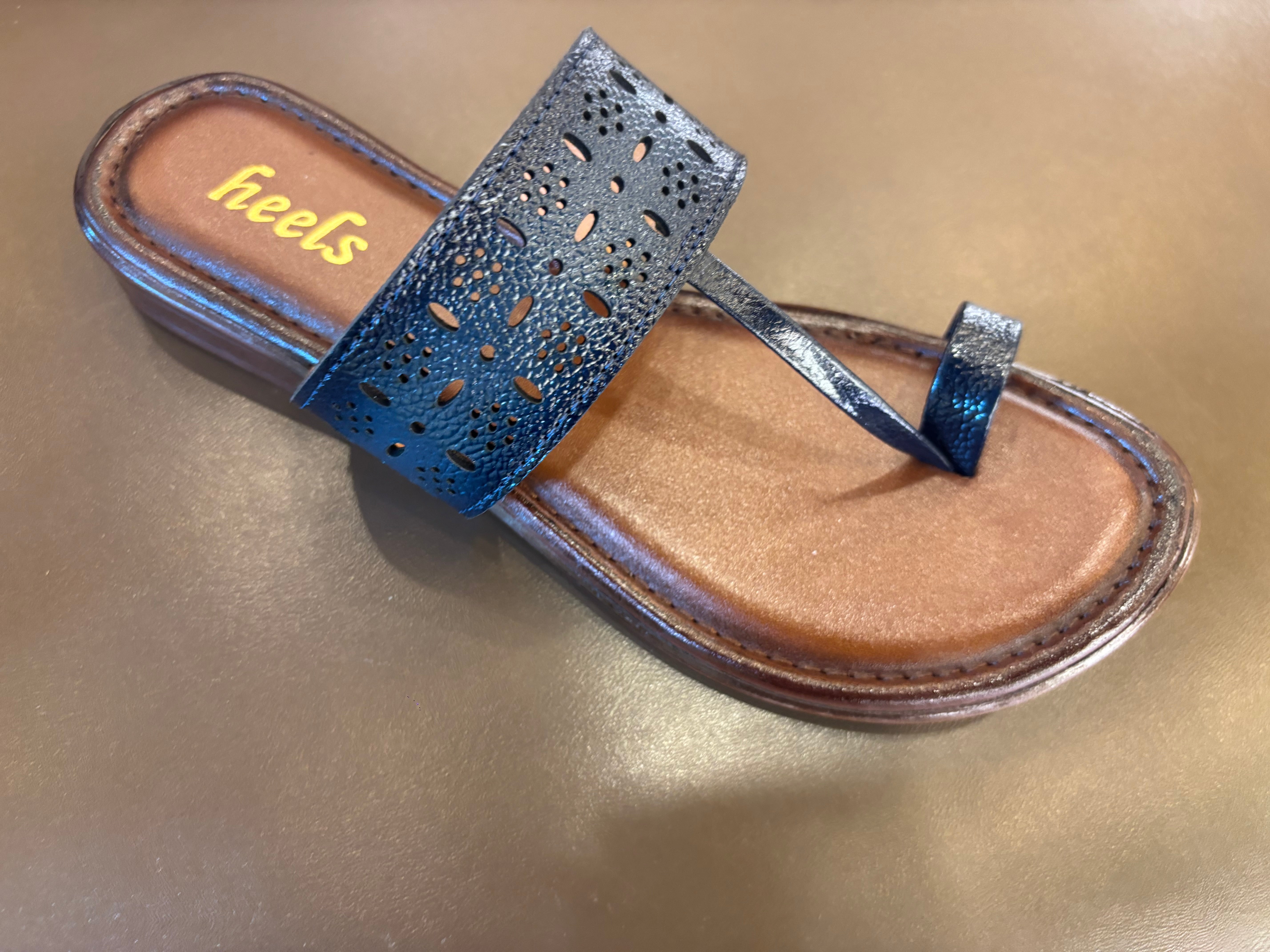 Doris Leather Thumb Kohlapuri Slippers