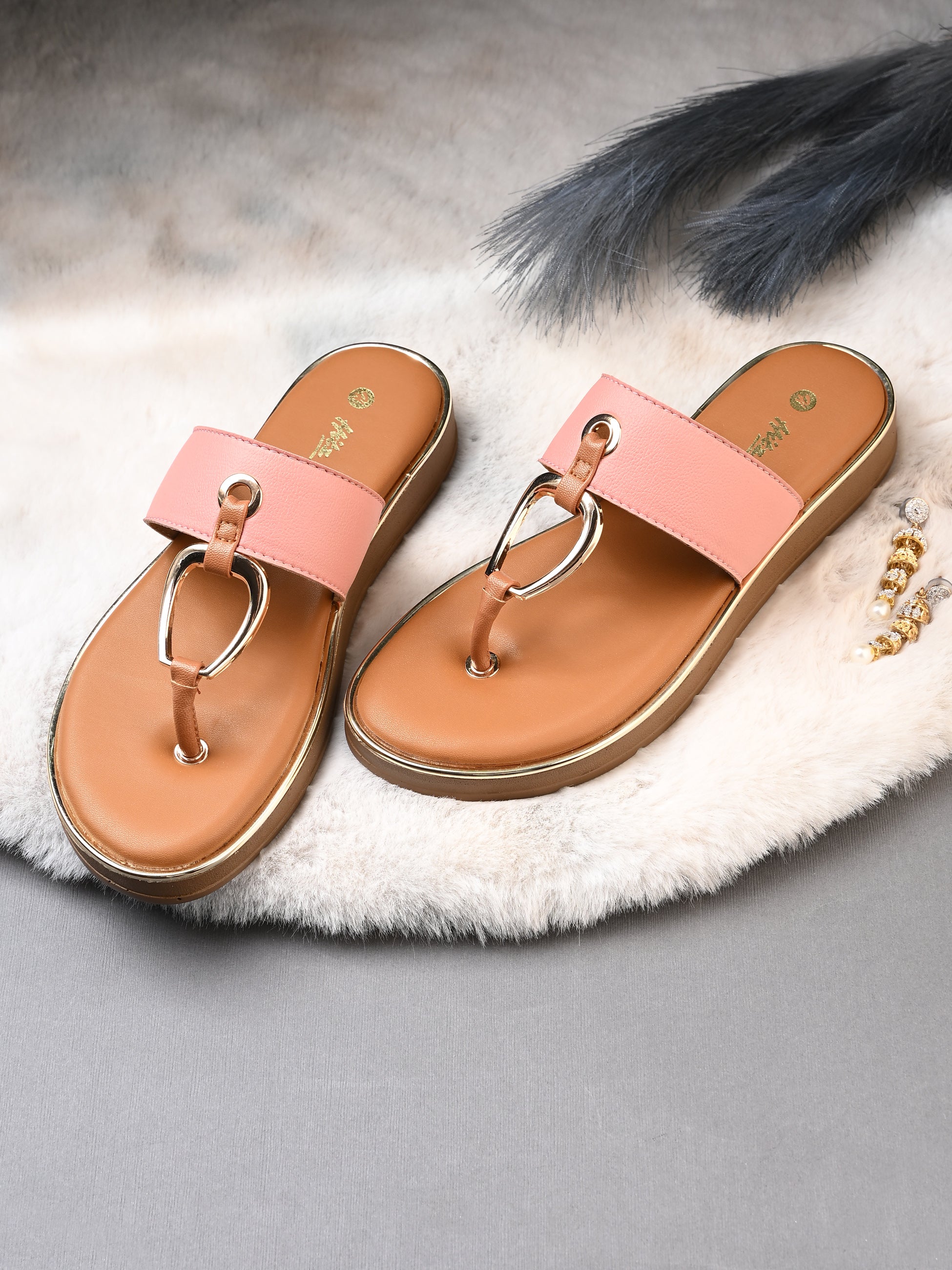 Rivara Cushioned Slippers