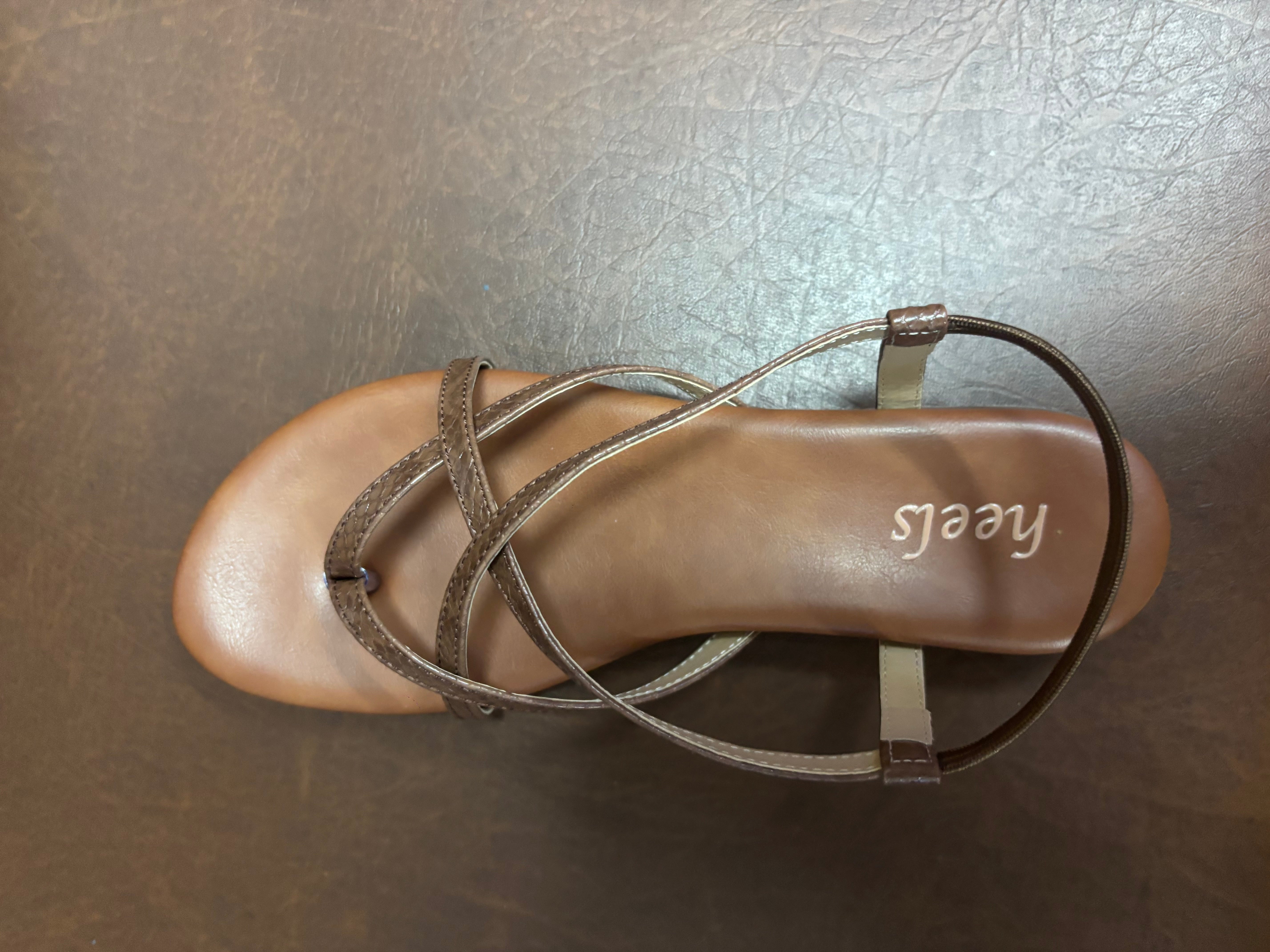 Frida 2.0 Cushioned Strappy Thumb Sandals