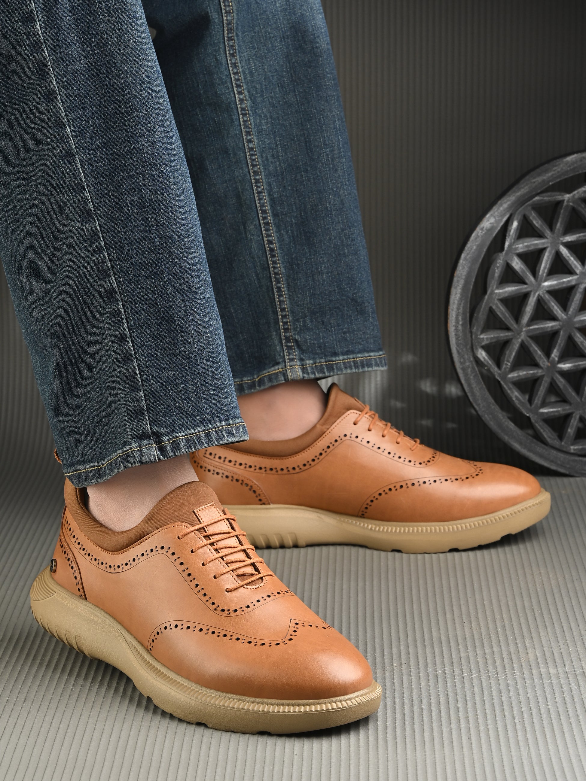 Trossard Cloud Leather Sneakers - The Heels India