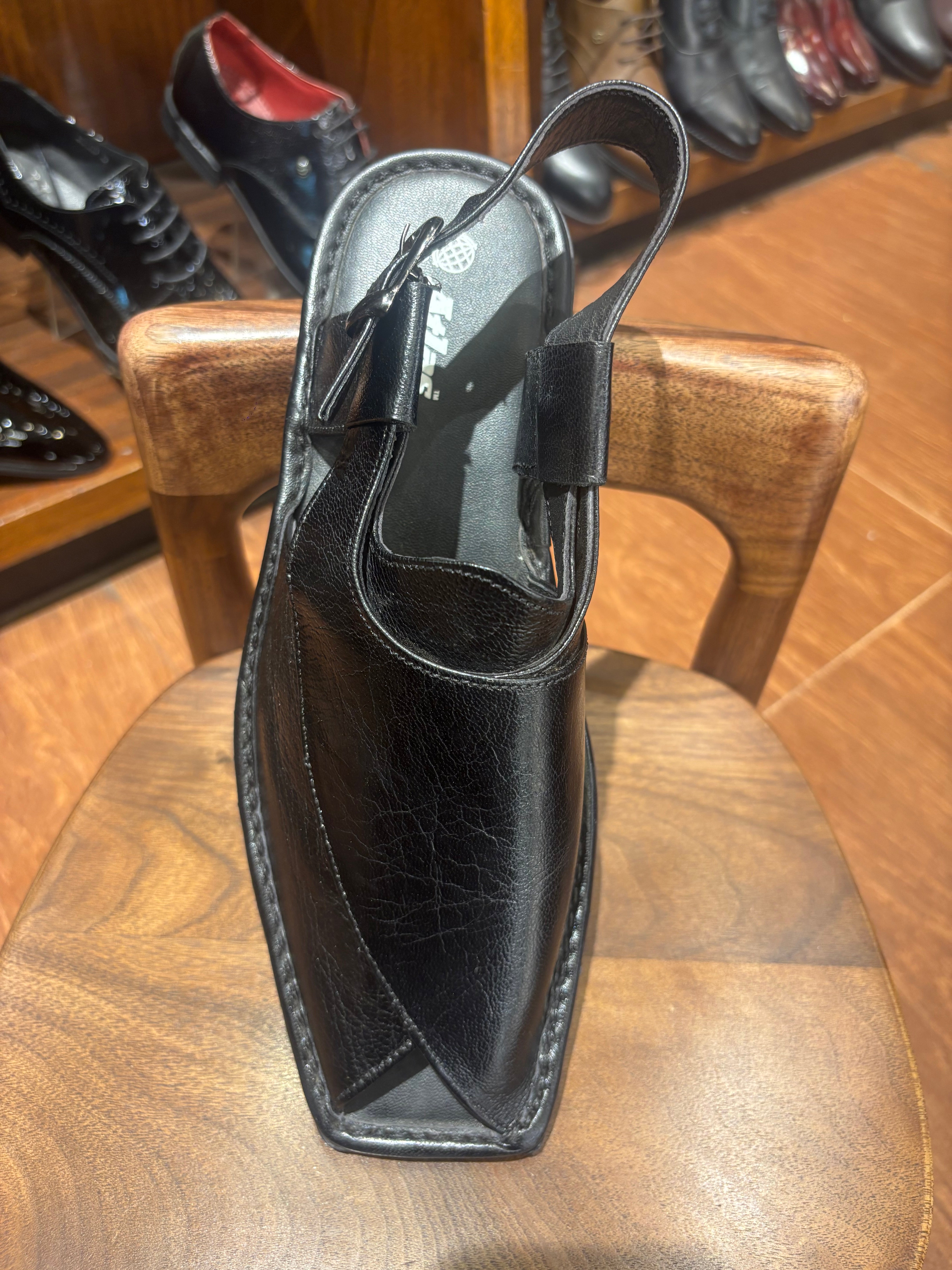 Cesar Leather Ethnic T Cut Peshawari Sandals