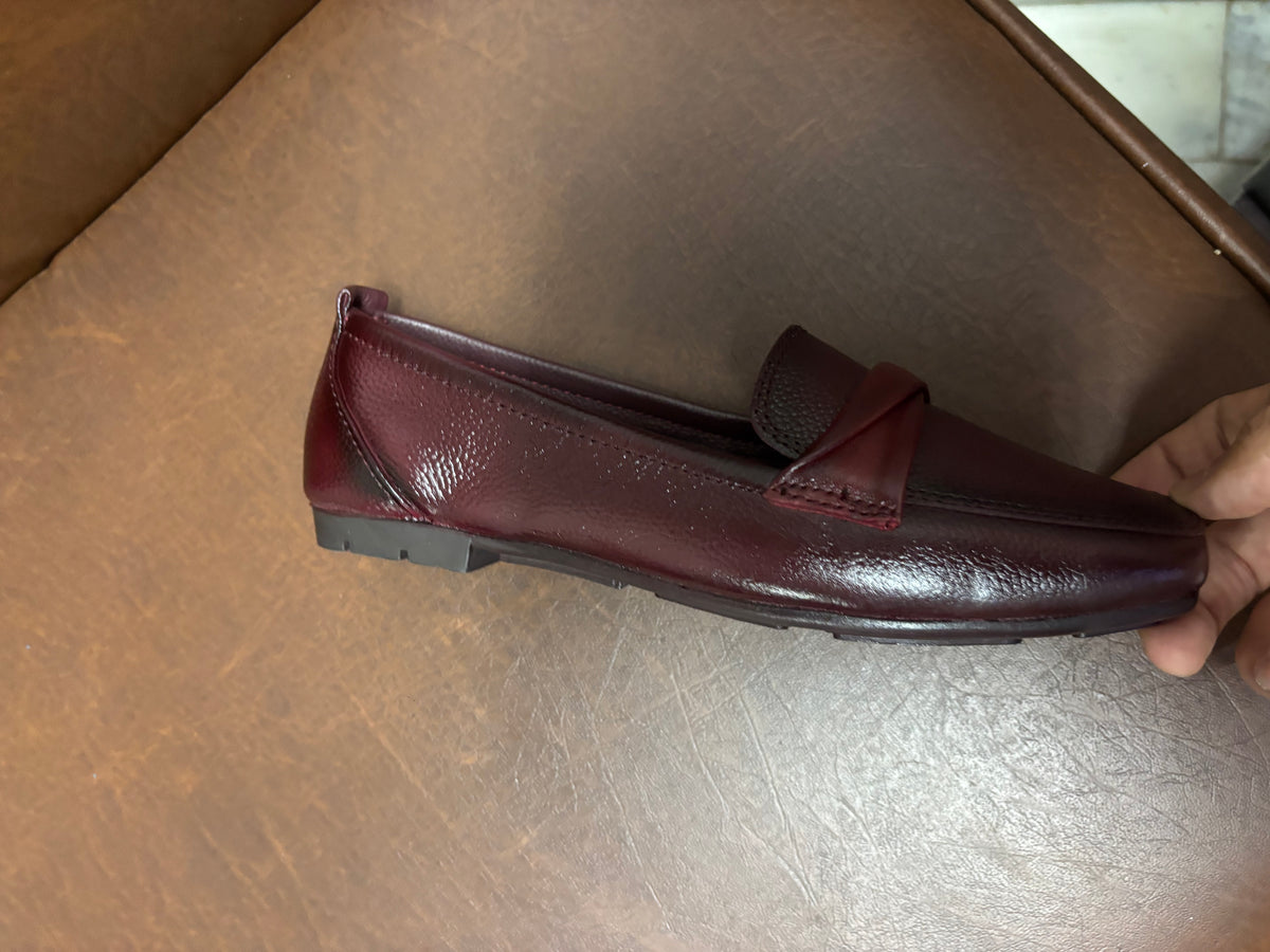 Swirl Classic Leather Loafers