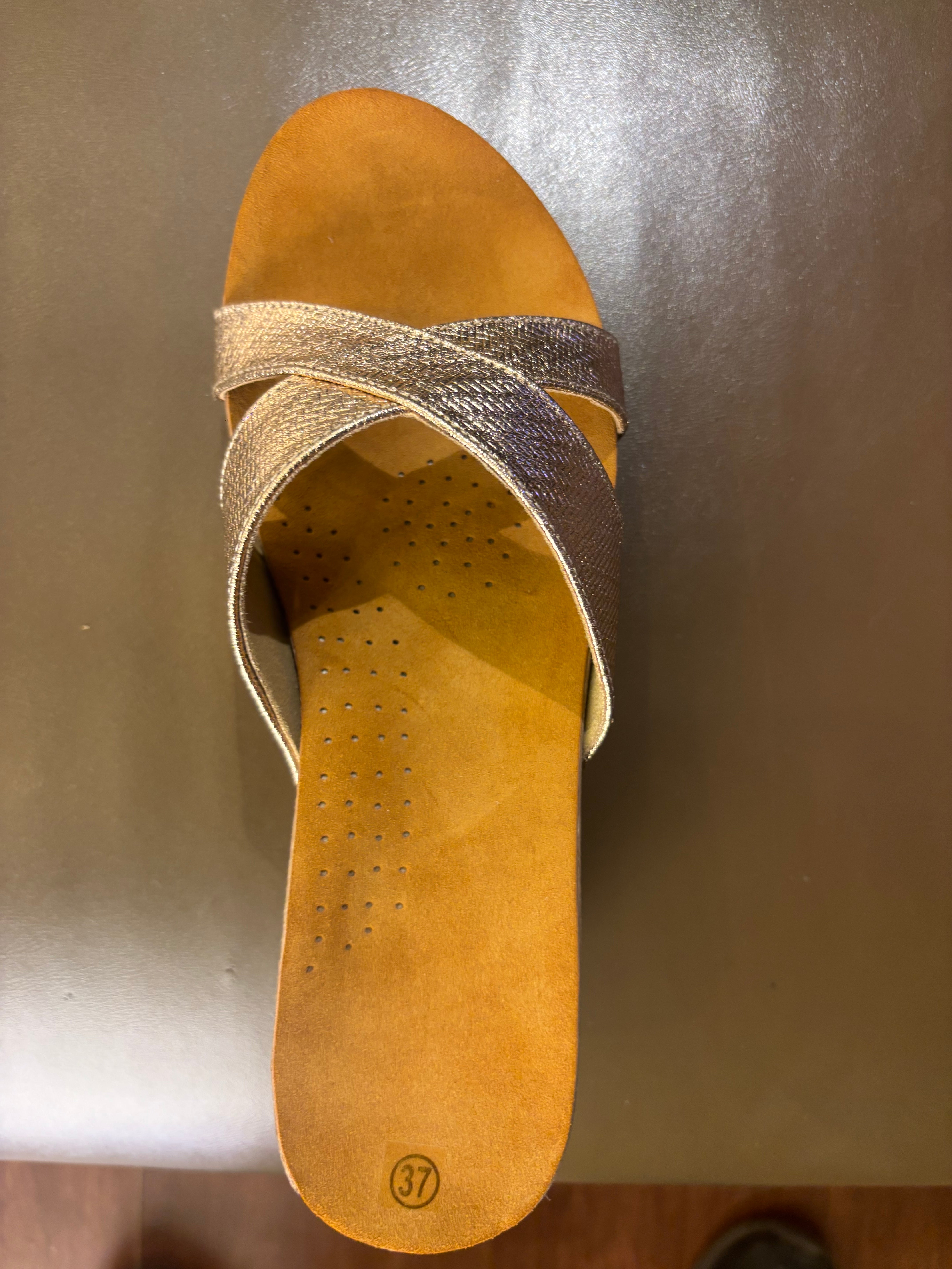 Divera Cross Cushioned Wedge Slippers