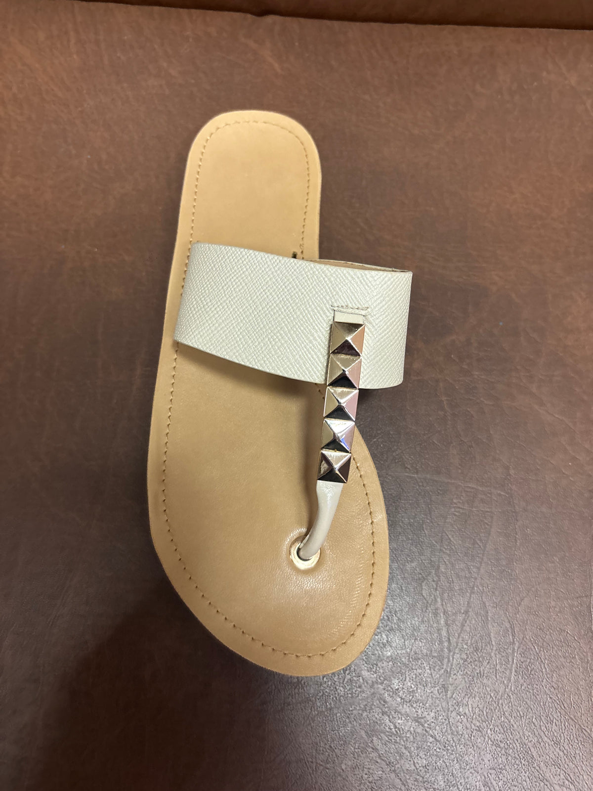 Adele Cushioned V Strap Slippers
