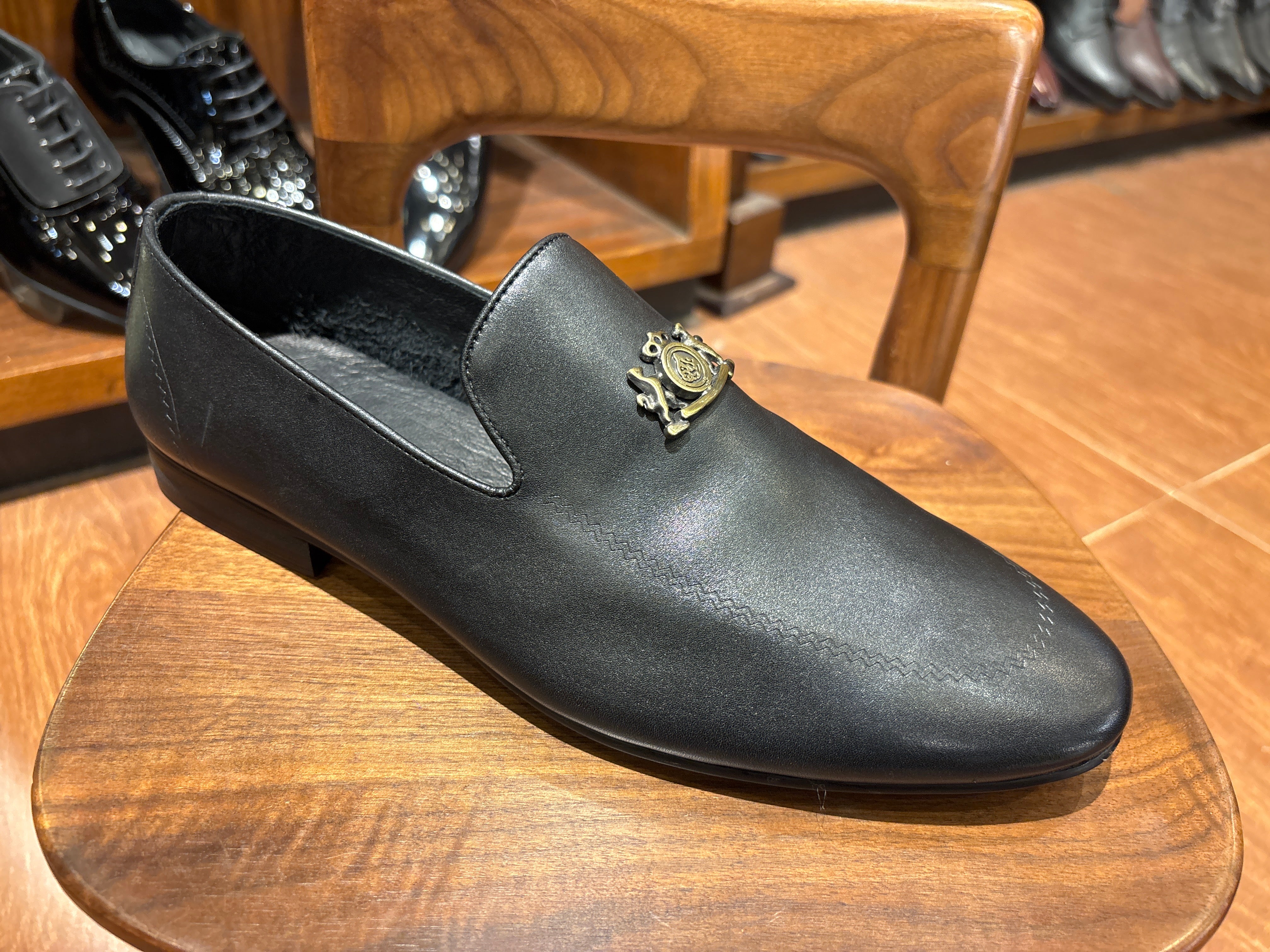 Elliot Leather Crown Ethnic Slip-ons - The Heels India