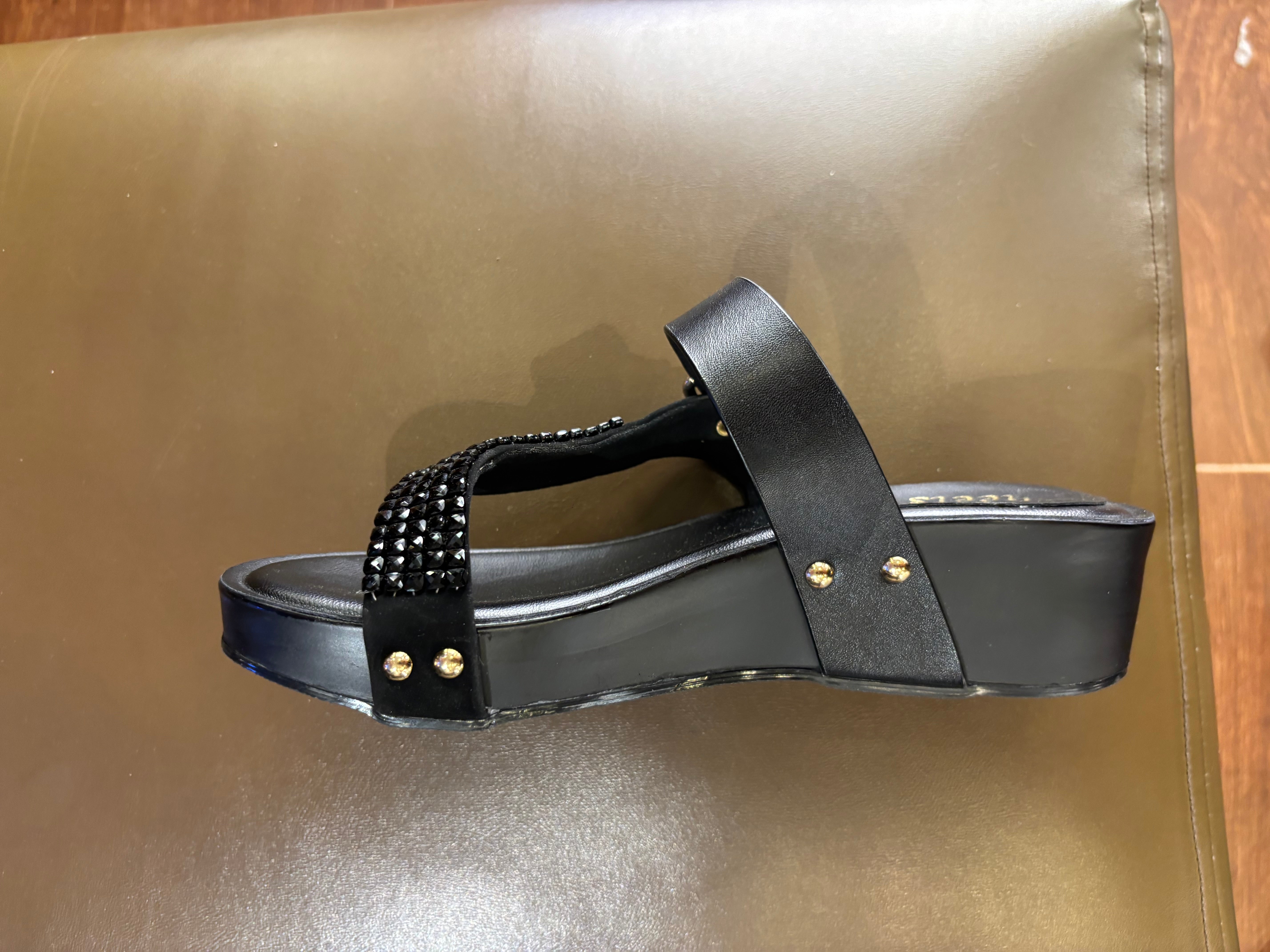 Mireta Embellished Comfort Thumb Wedges