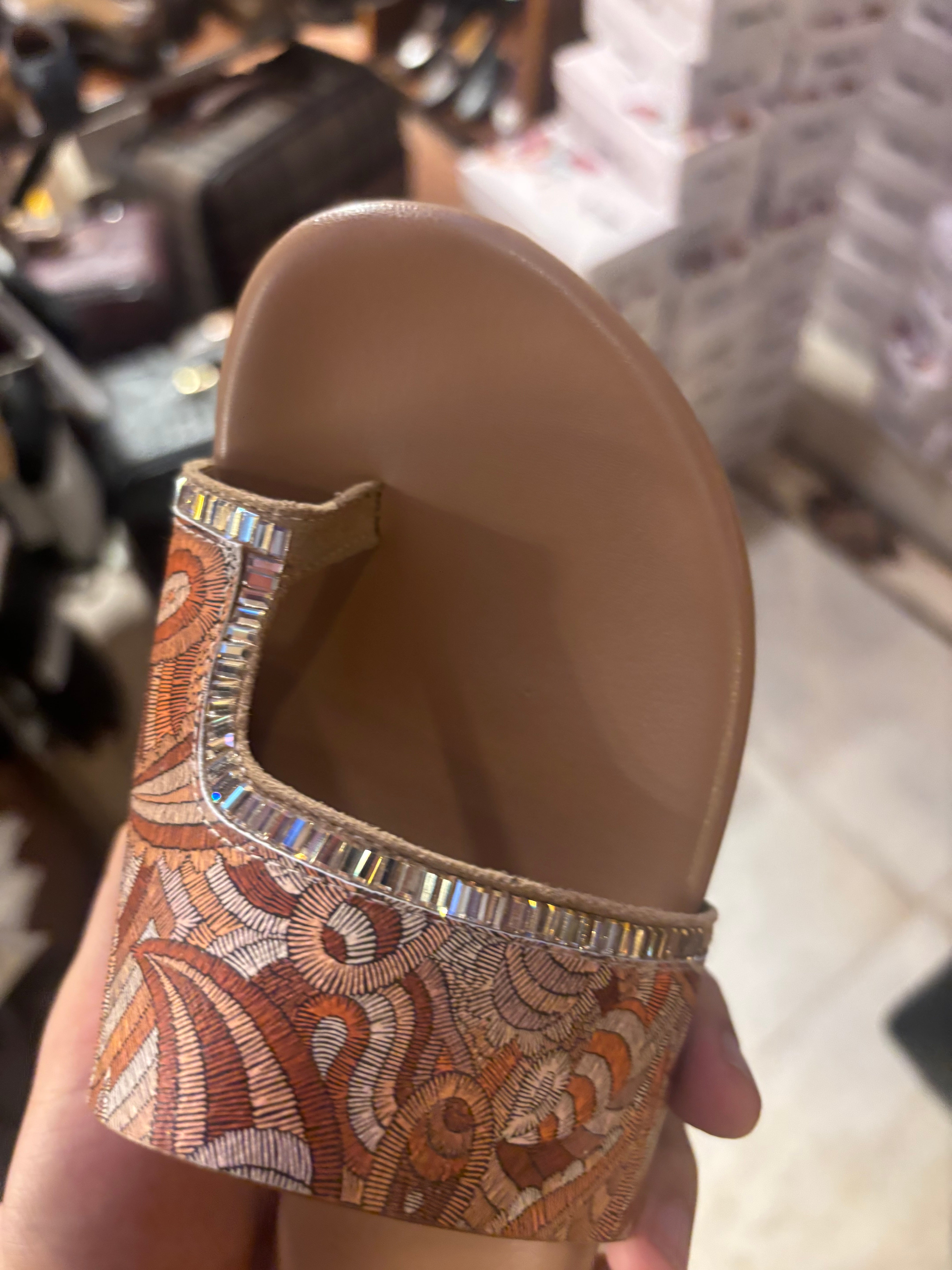 Caelina Floral Cushioned Thumb Slippers