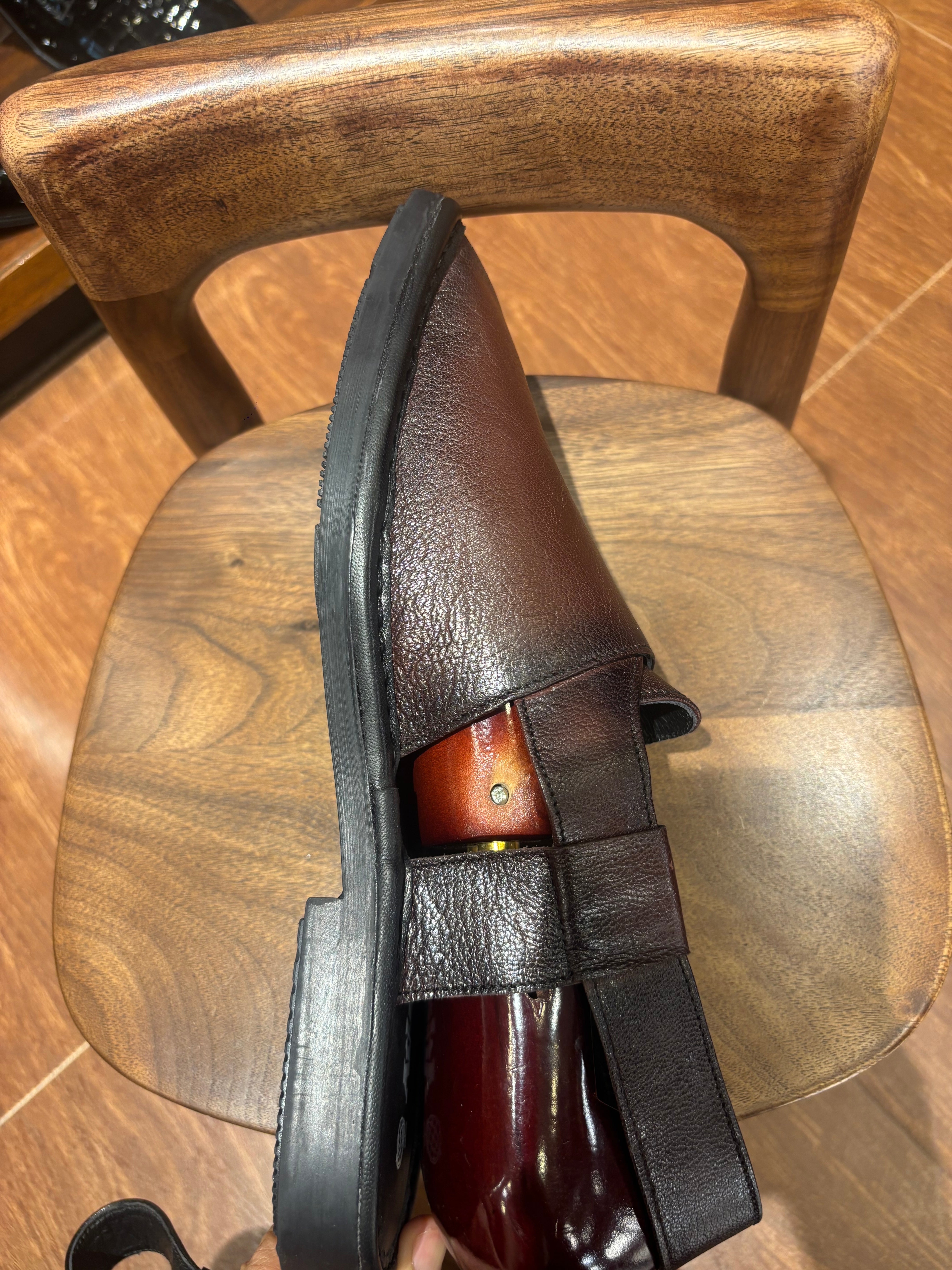 Cesar Leather Ethnic T Cut Peshawari Sandals