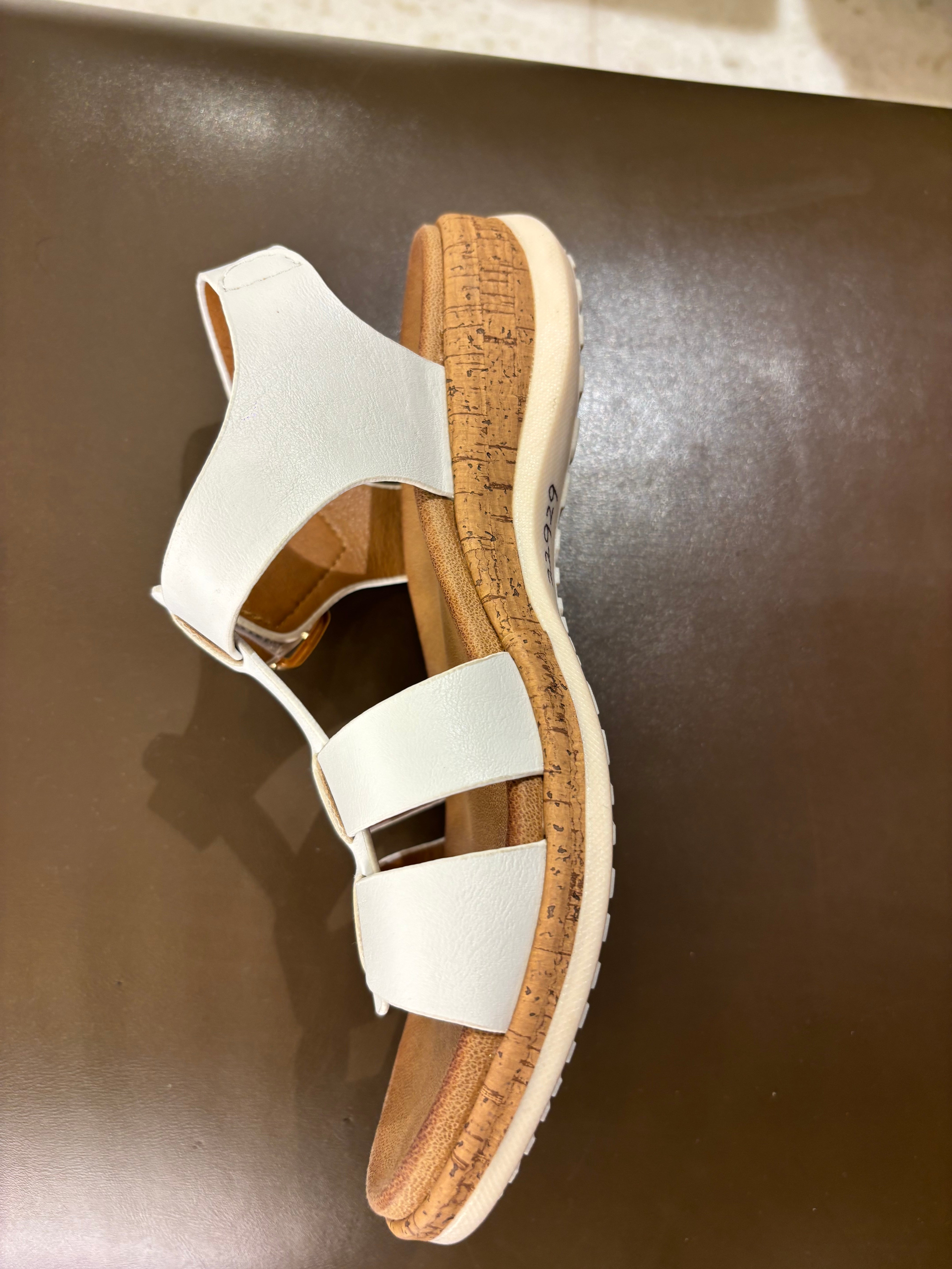 Velora Comfort Sandals – Cushioned T-Strap Daily Wear