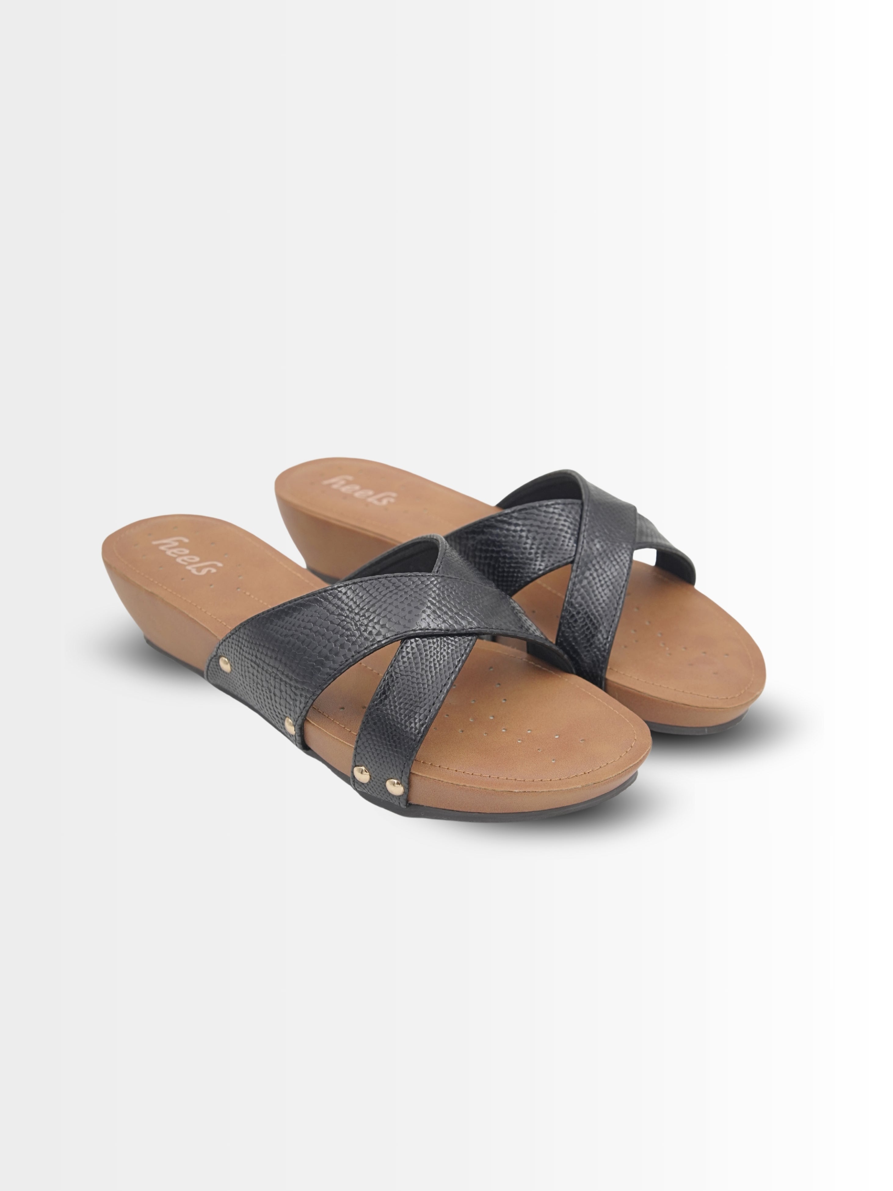 Zeeba Cushioned Cross Slippers