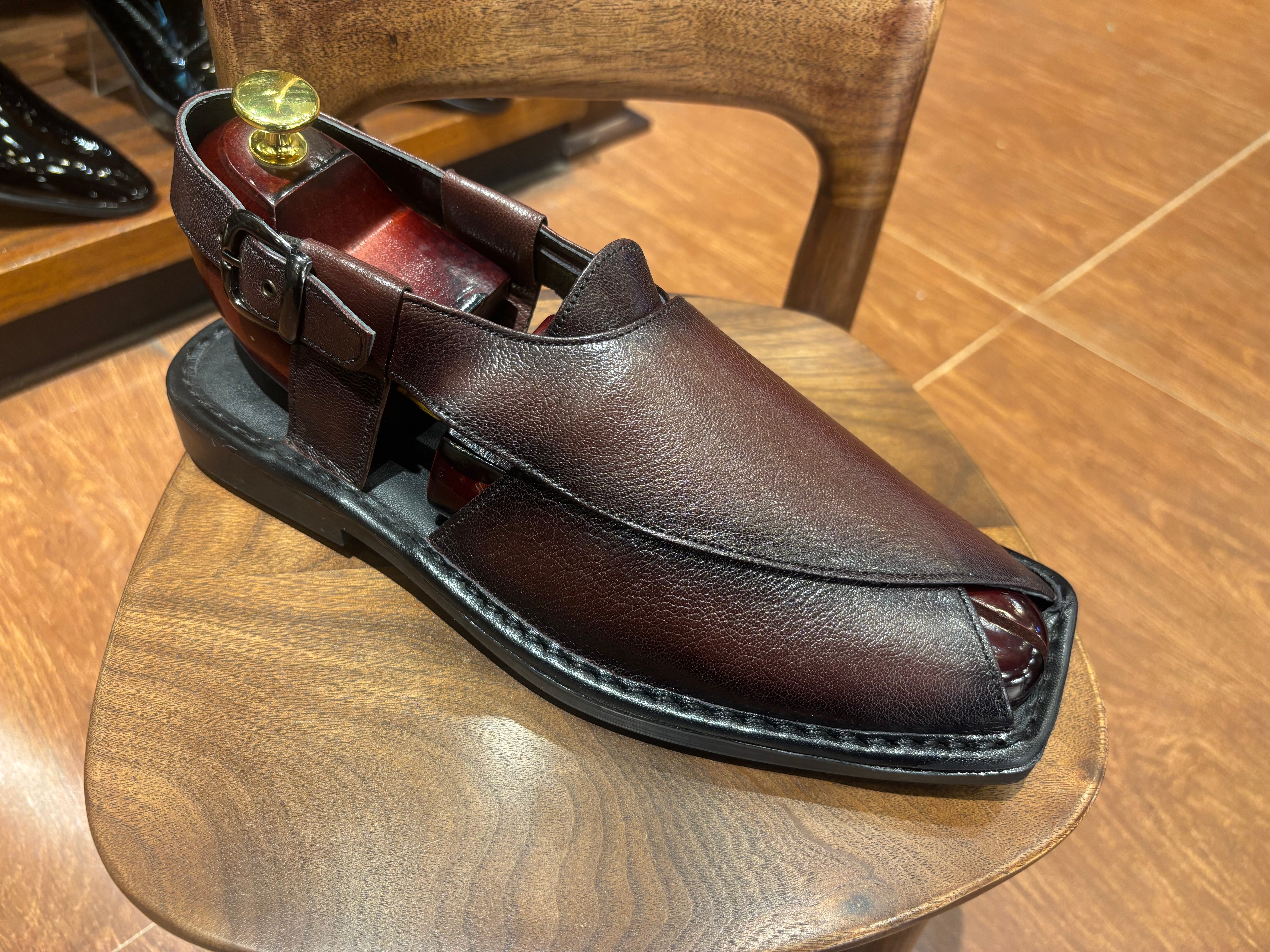 Cesar Leather Ethnic T Cut Peshawari Sandals