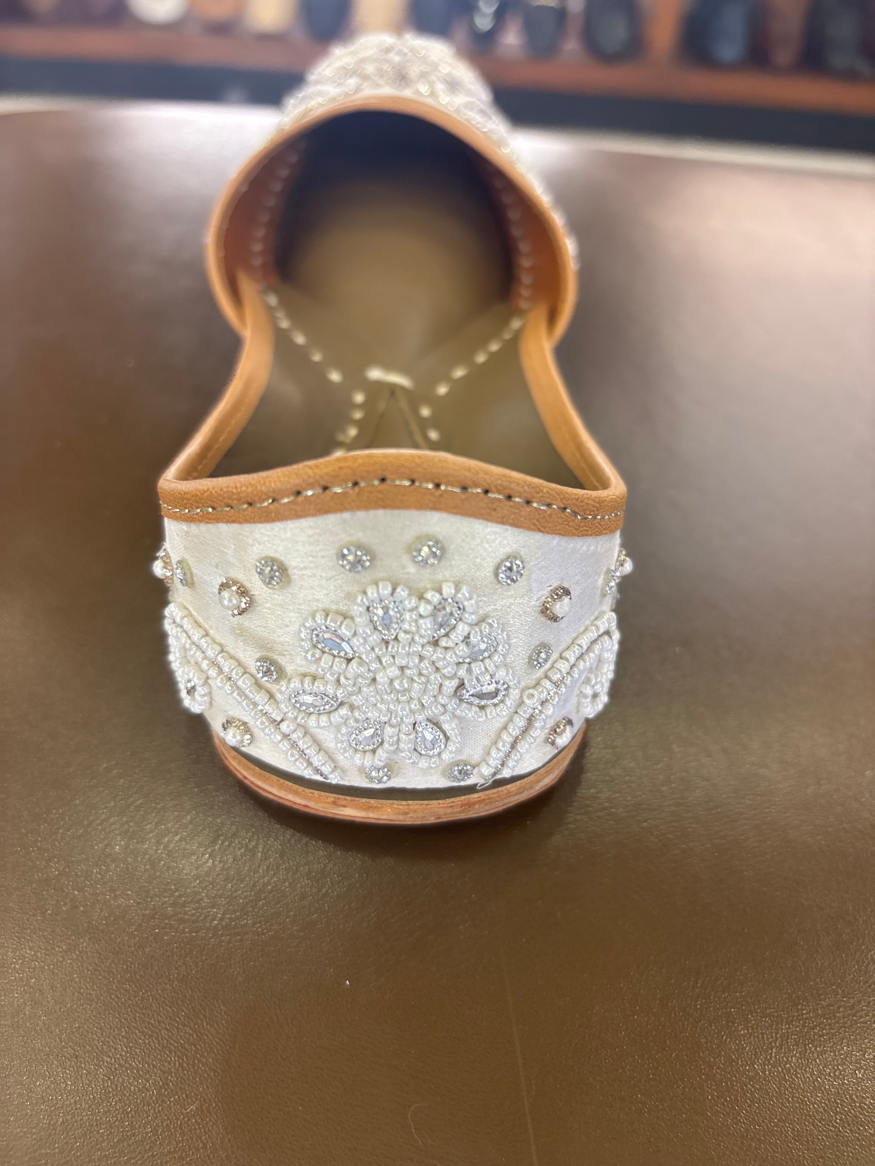Chamak Handcrafted Leather Juttis
