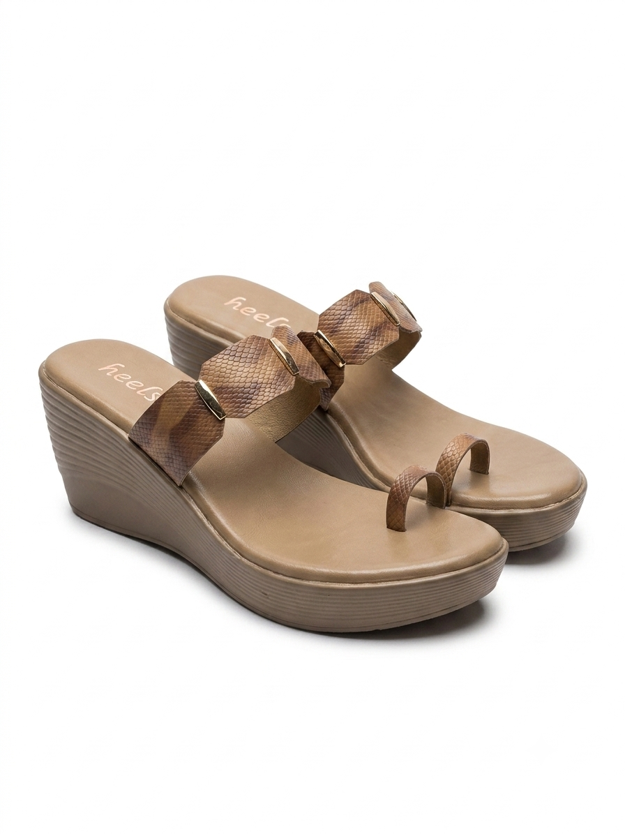 Quincy Comfort Wedge Heel Thumb Slippers