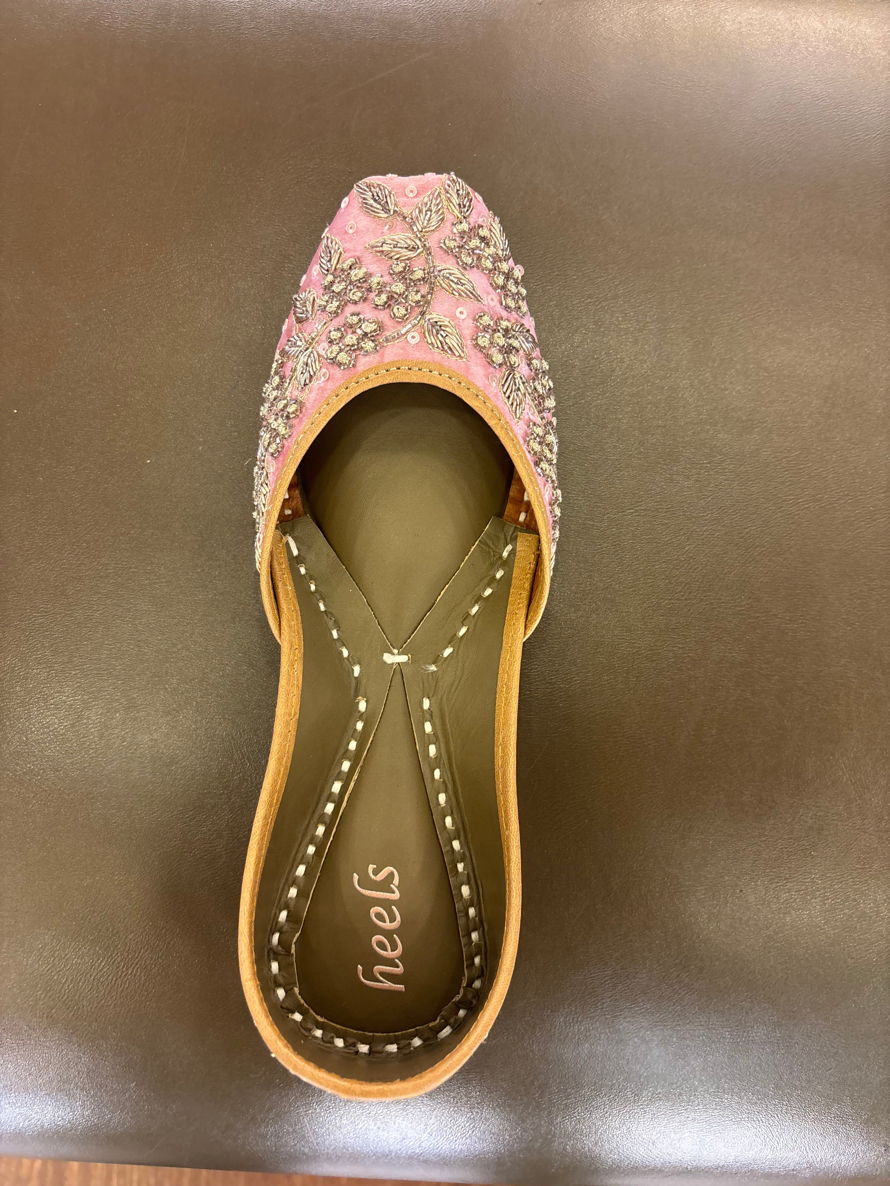 Mehr Handcrafted Leather Juttis