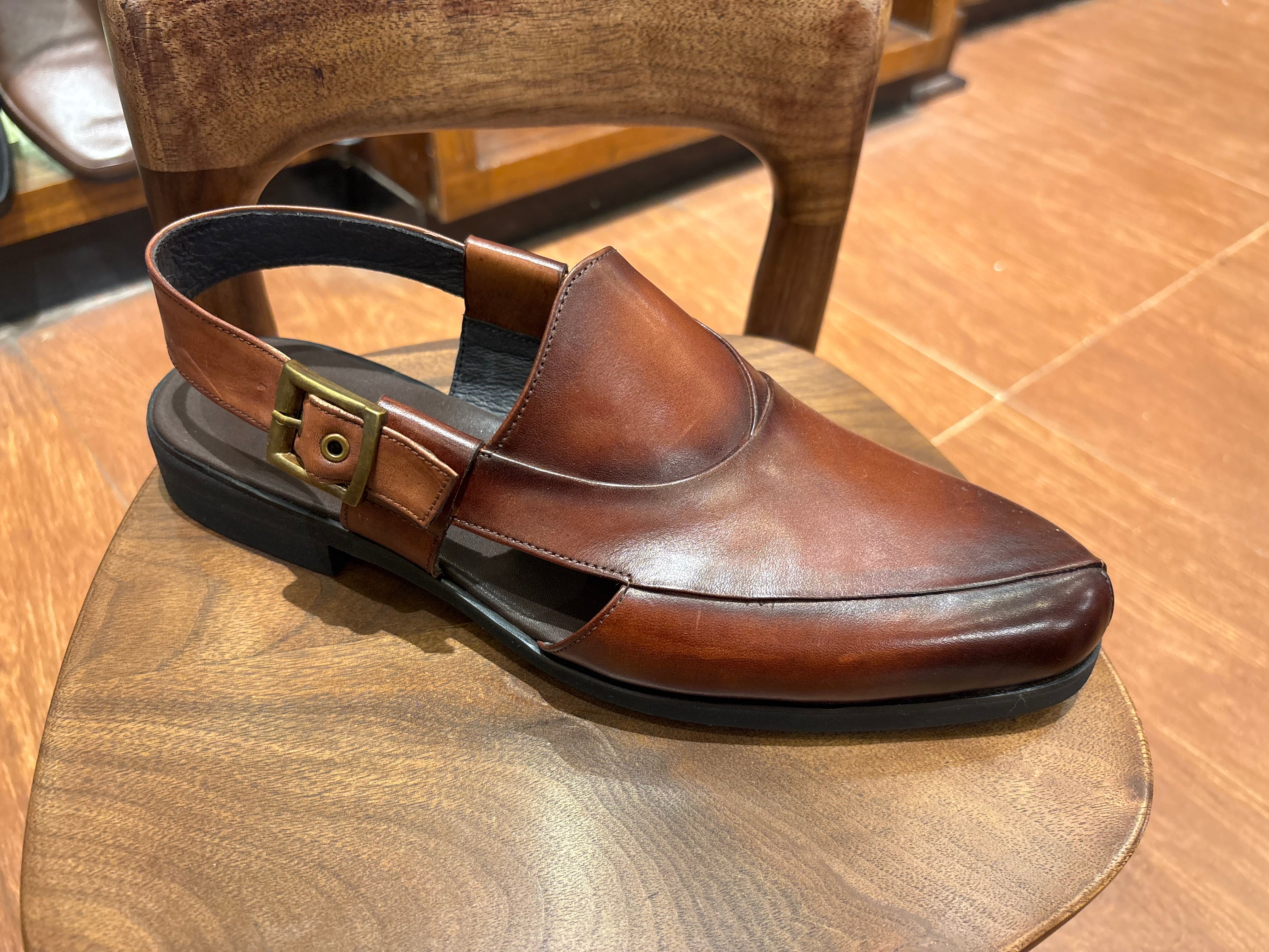 Demarzio Leather Ethnic Peshawari Sandals