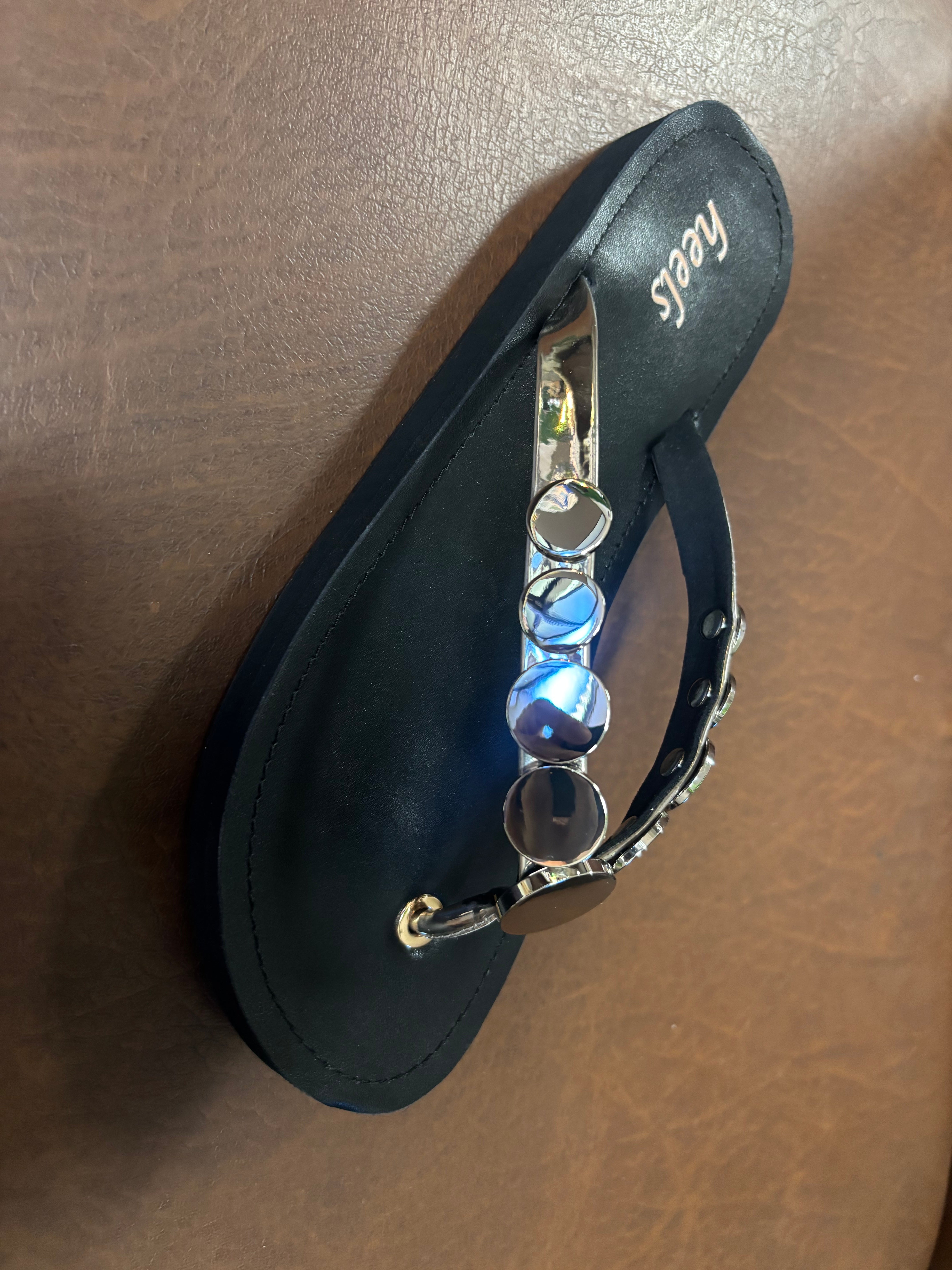Nicolette Cushioned Coin V Strap Slippers - The Heels India
