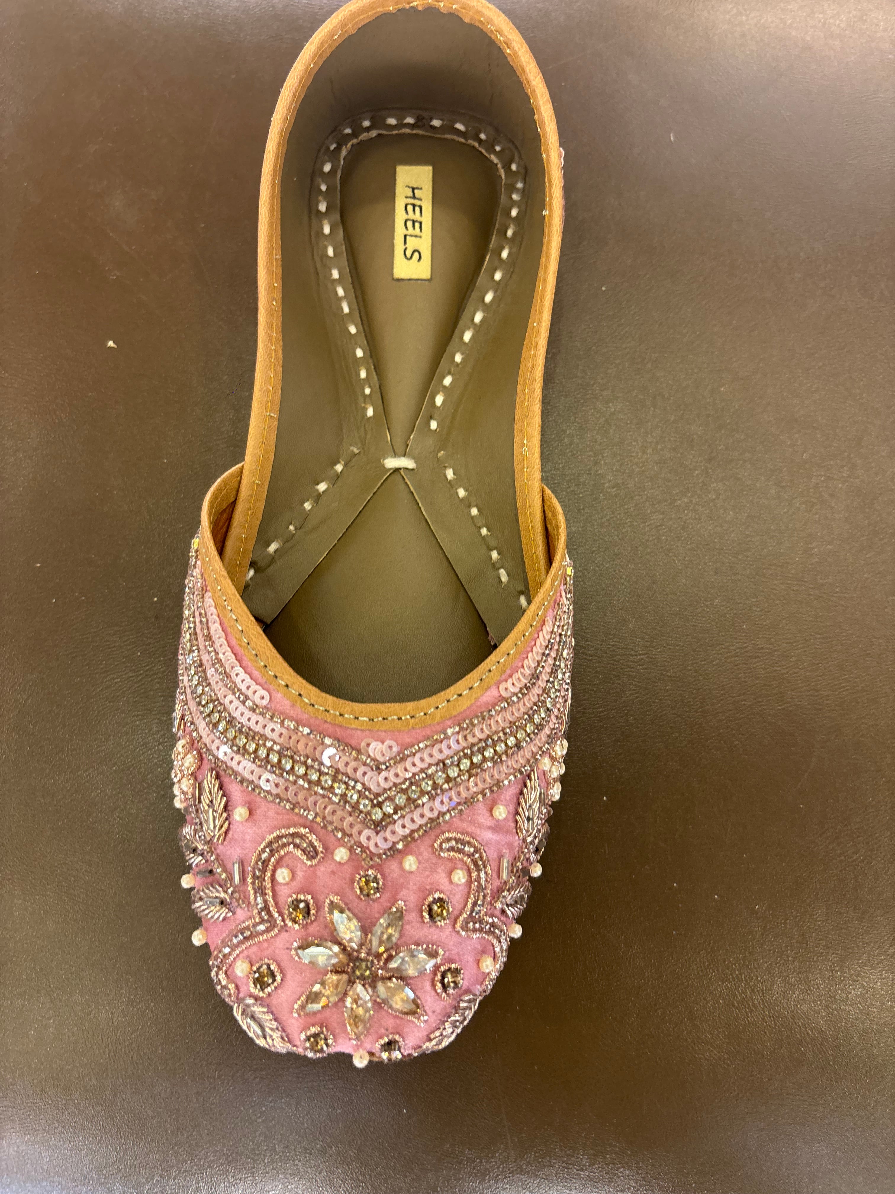 Kainat Handcrafted Leather Juttis