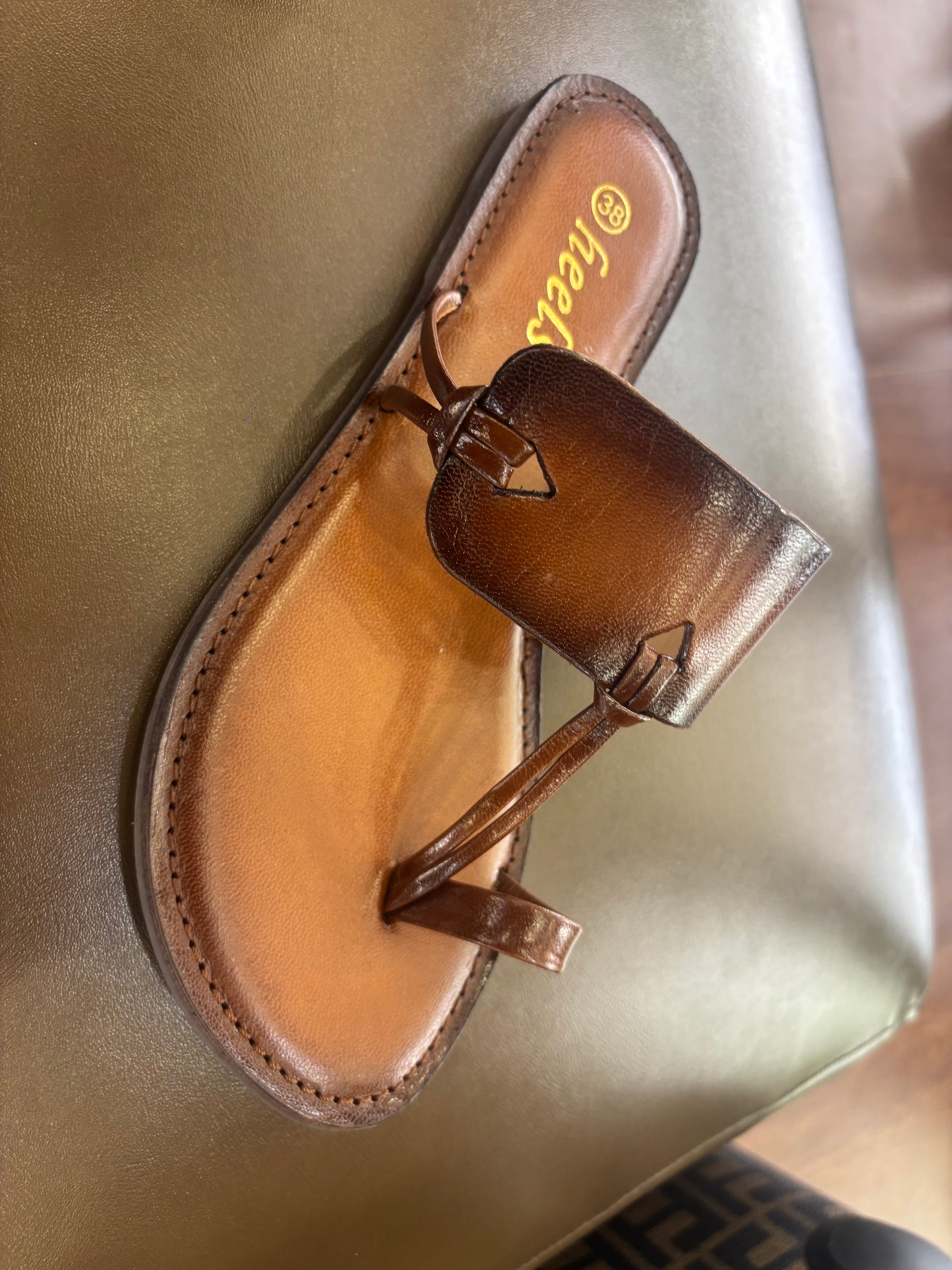 Classic Leather Kohlapuri Slippers - The Heels India