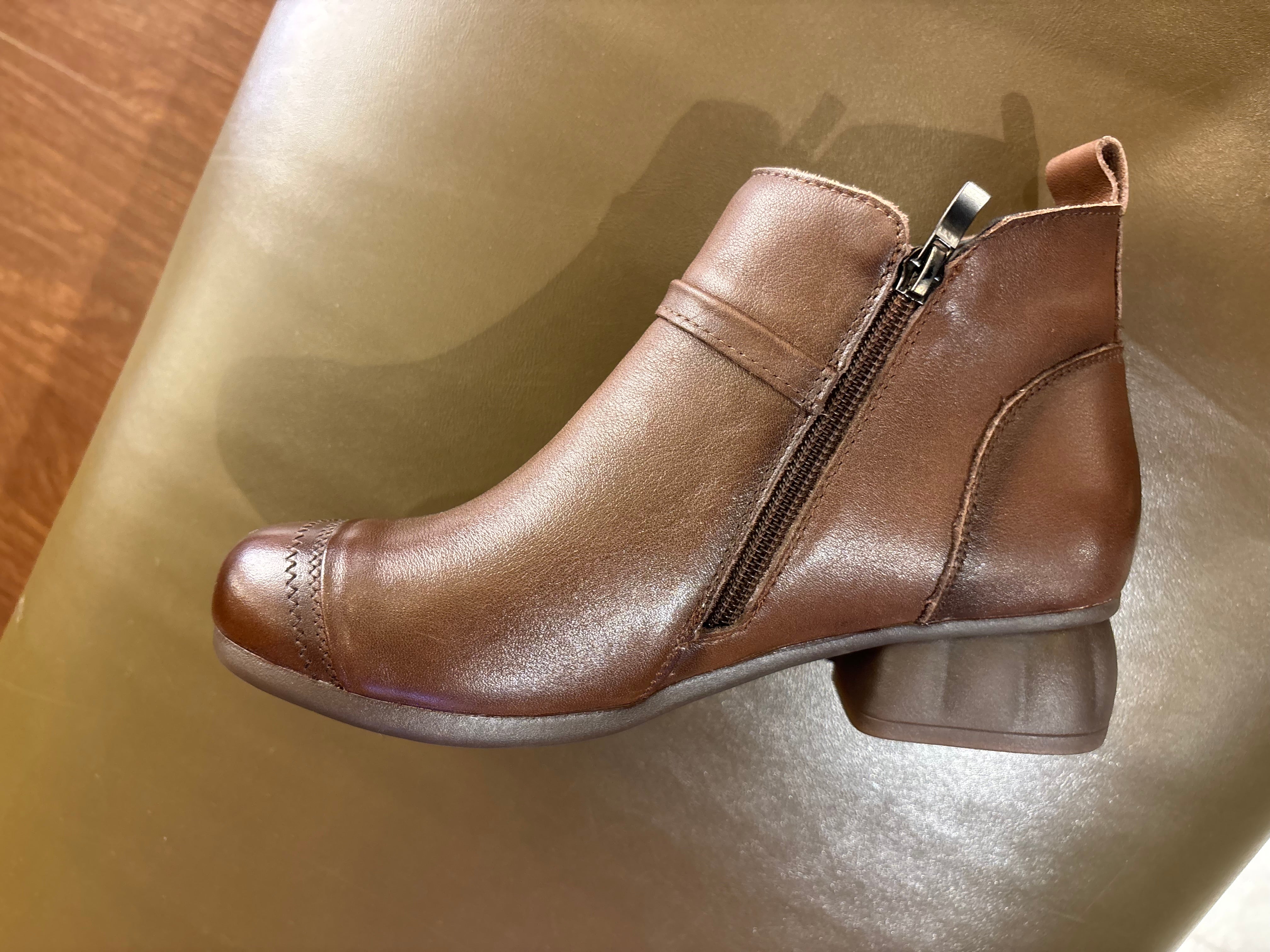 Hyde Leather Comfort Ankle Zip Boots