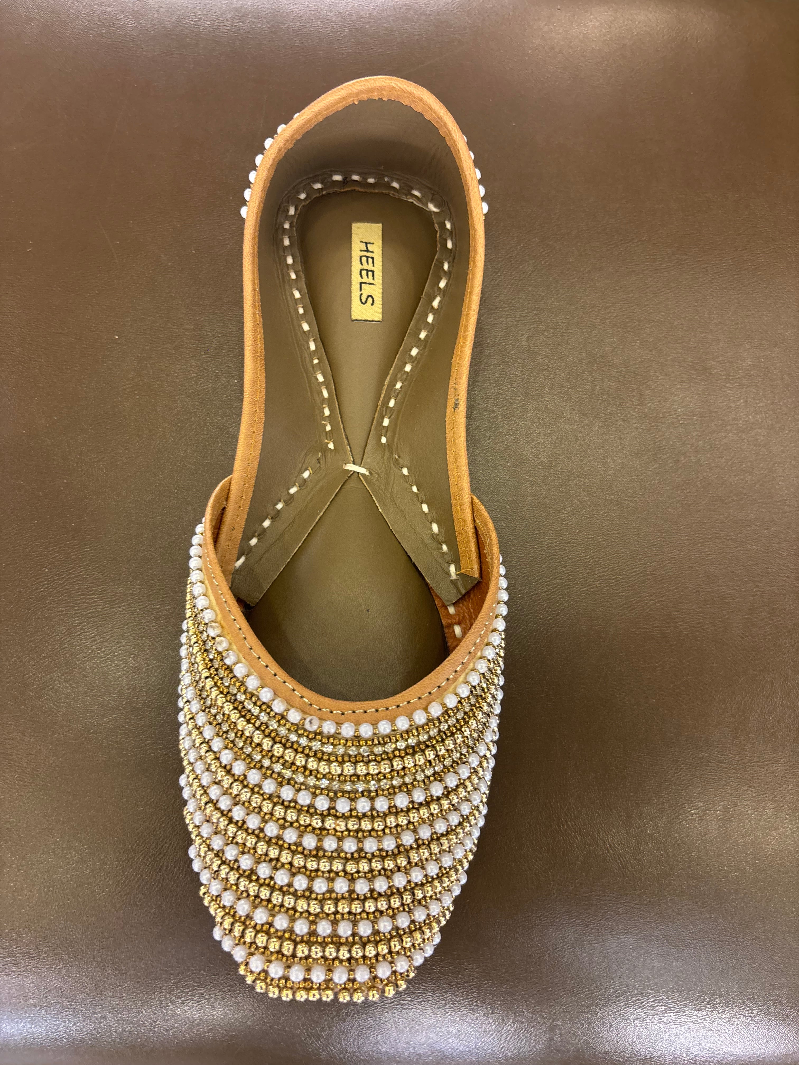 Noor Handcrafted Leather Juttis