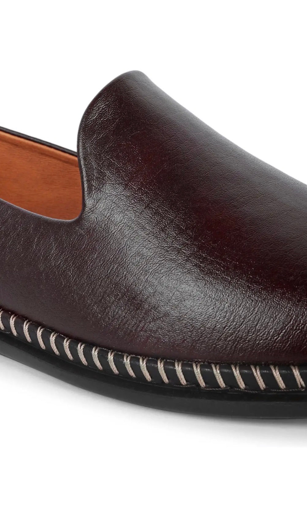 Reuben Cushioned Ethnic Mojris - The Heels India