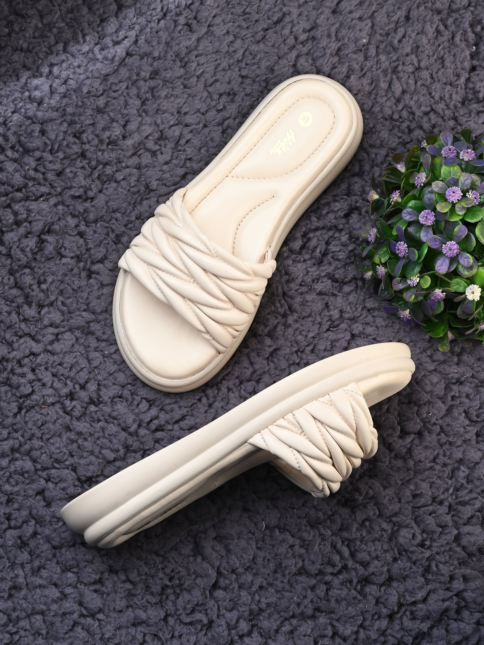 Ivara Quilted Sliders