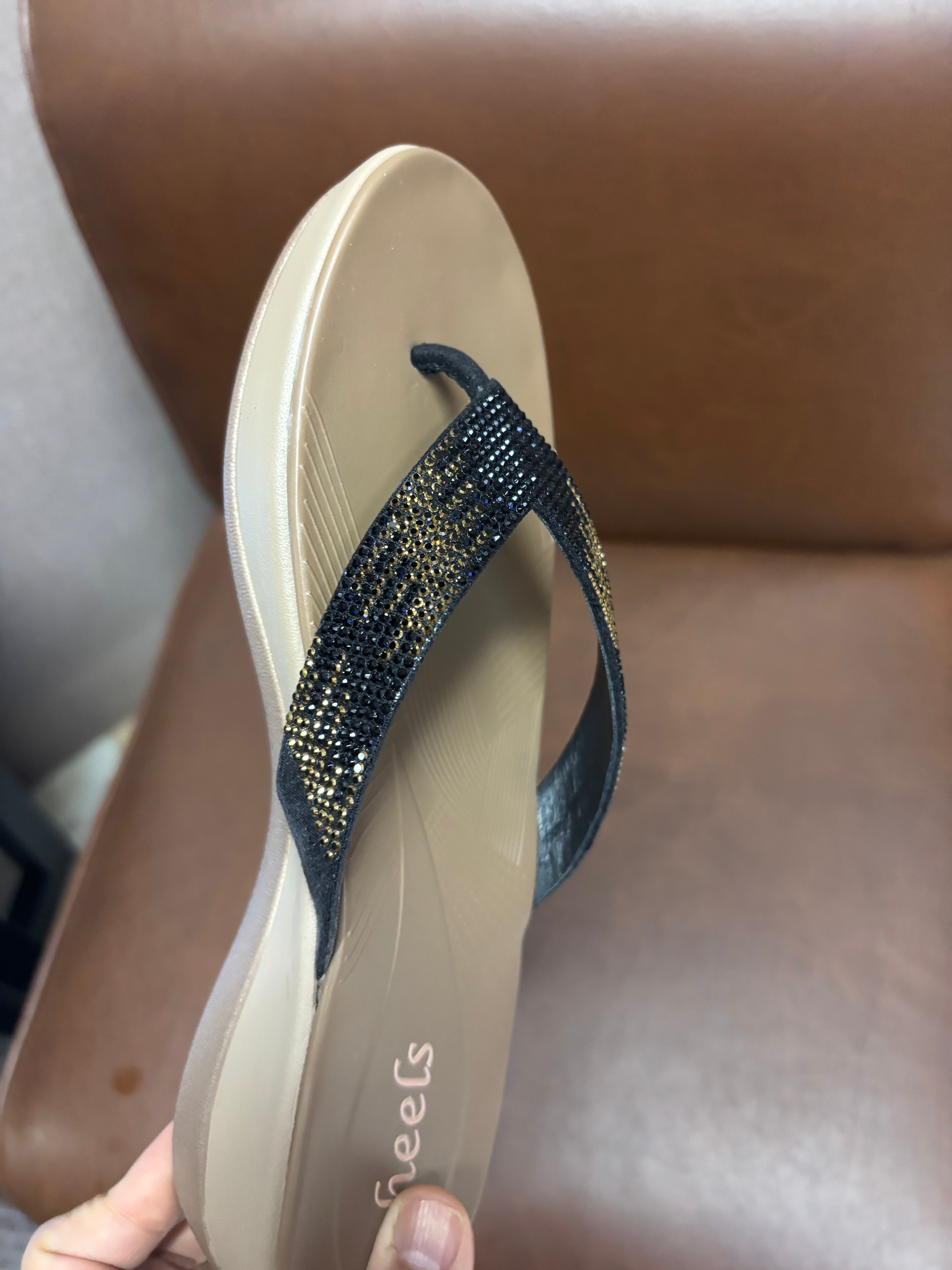 Esther Cushioned Bling V Slippers