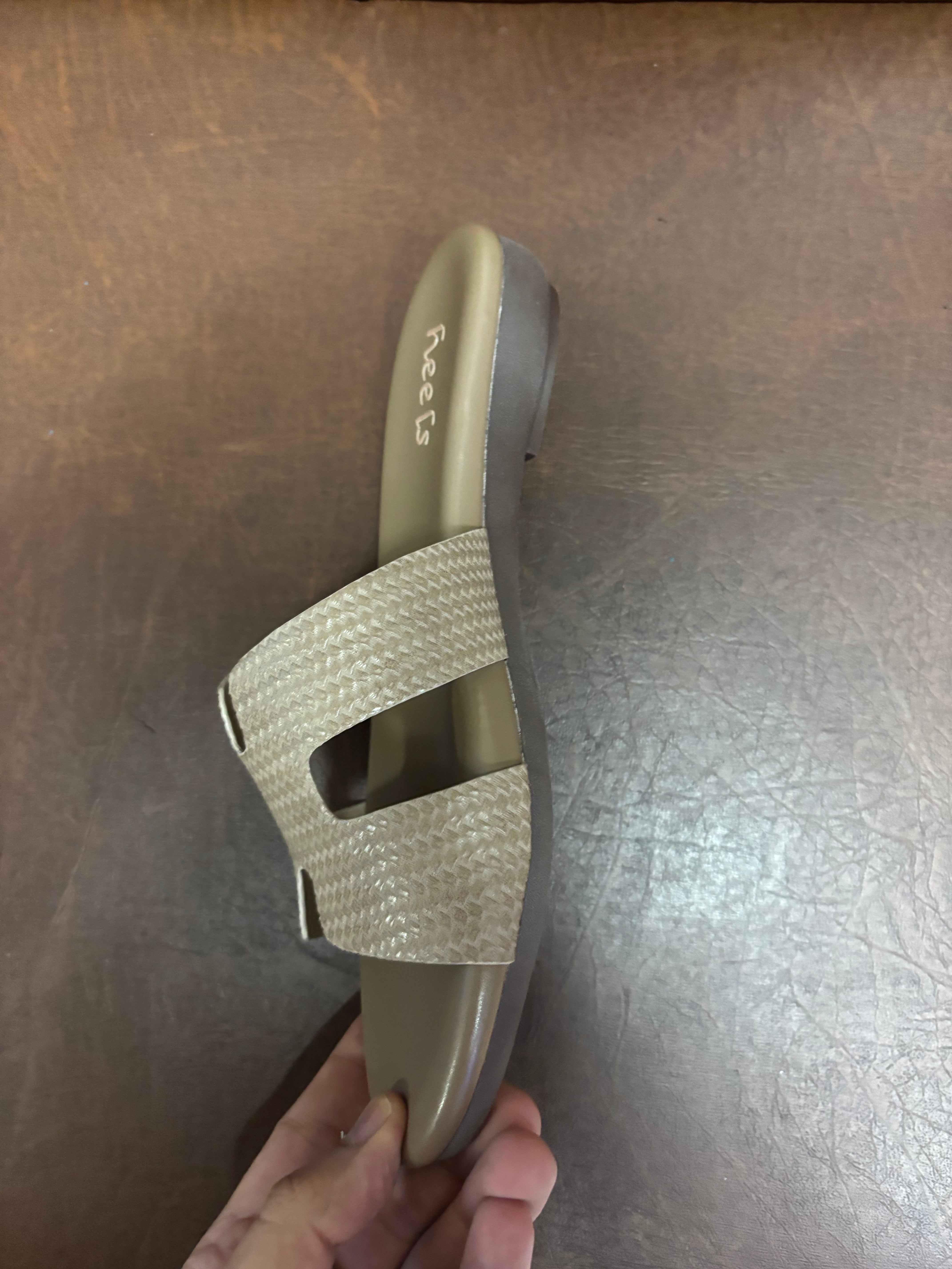 Abigail 2.0 Cushioned Sliders