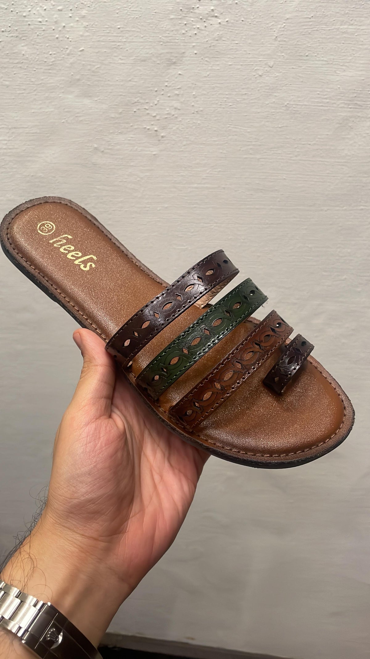 Delma Leather Strap Thumb Flat Sliders