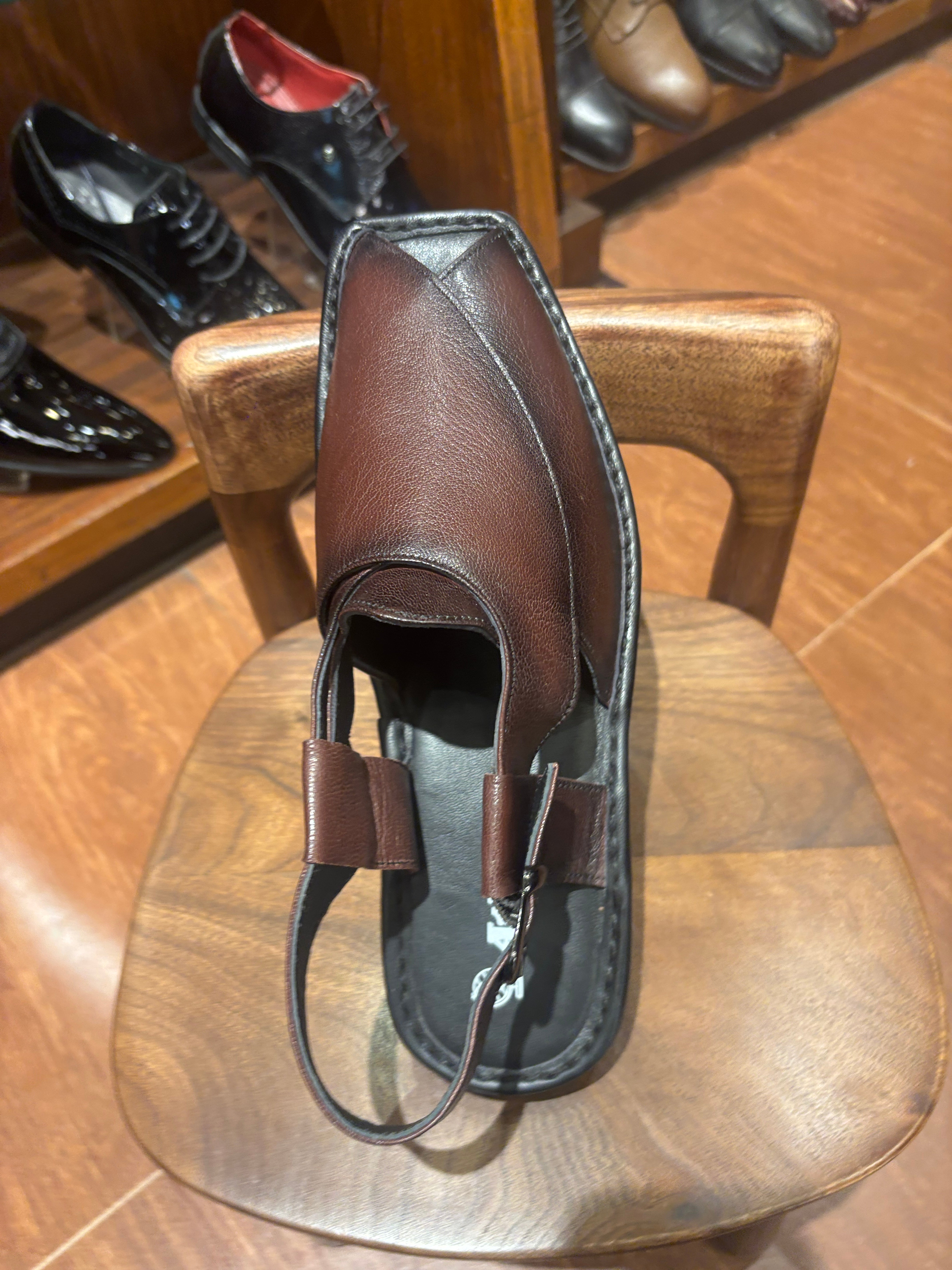 Cesar Leather Ethnic T Cut Peshawari Sandals
