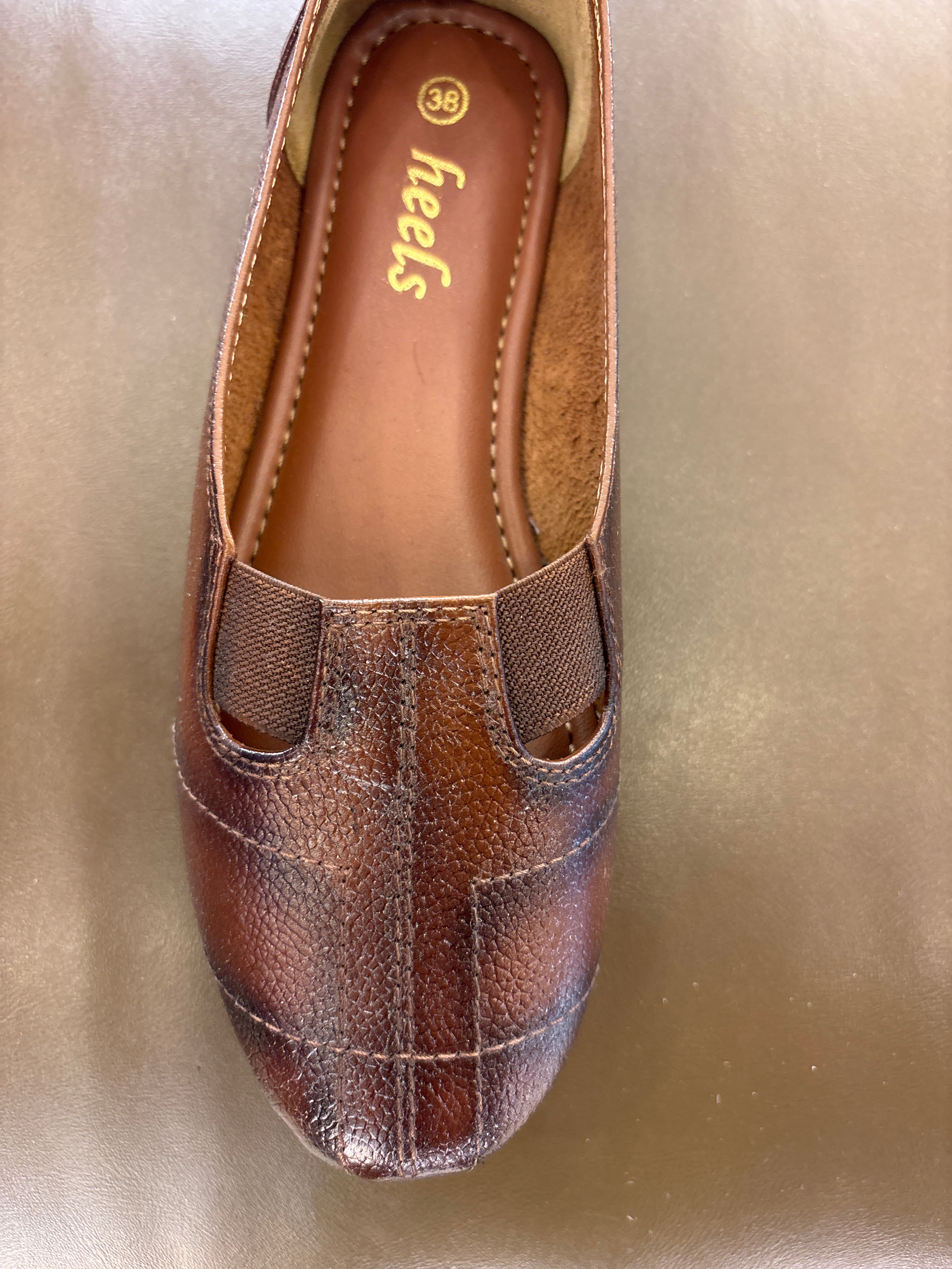 Ellie Classic Stitched Leather Elastic Ballerinas
