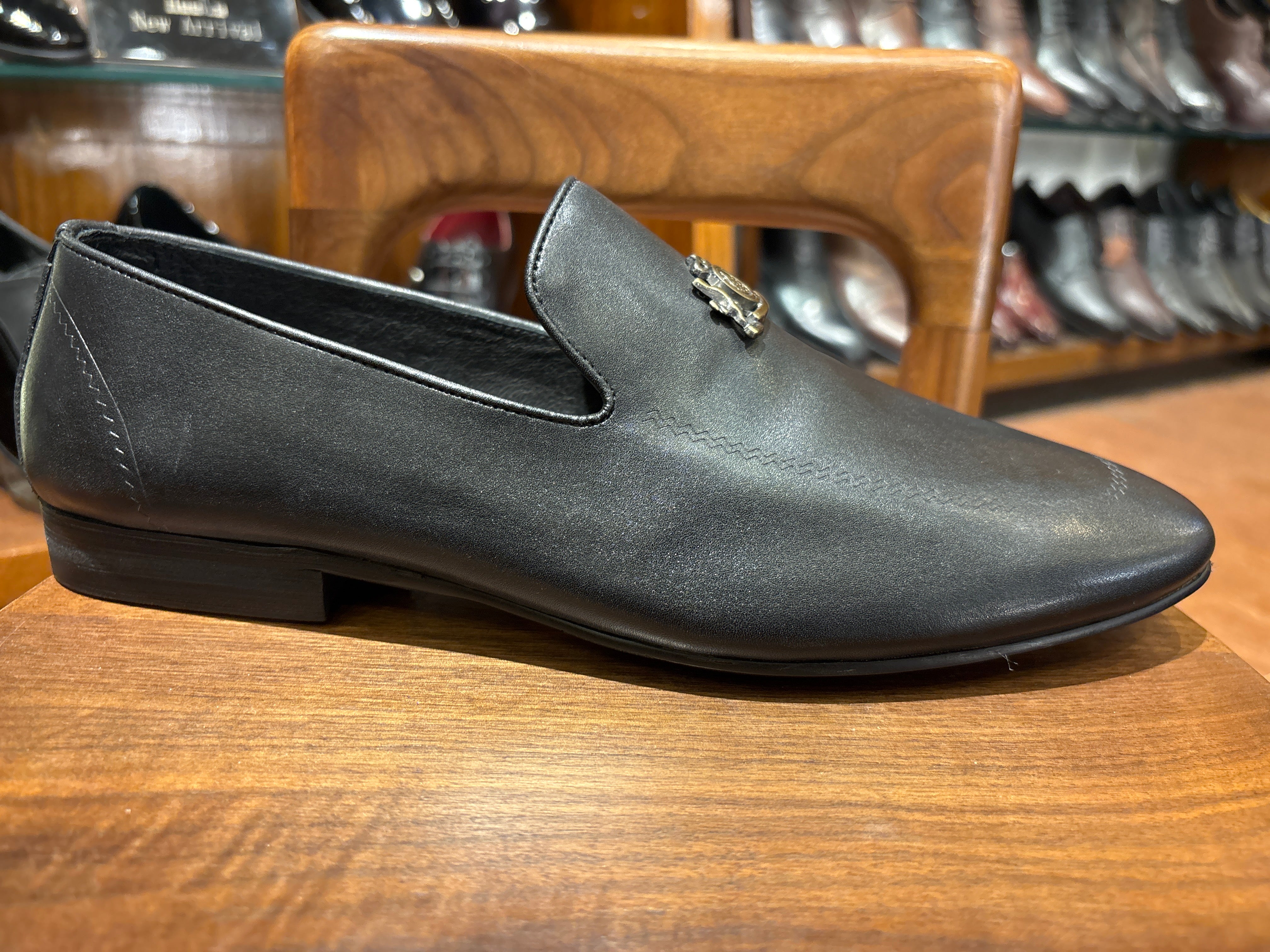 Elliot Leather Crown Ethnic Slip-ons - The Heels India