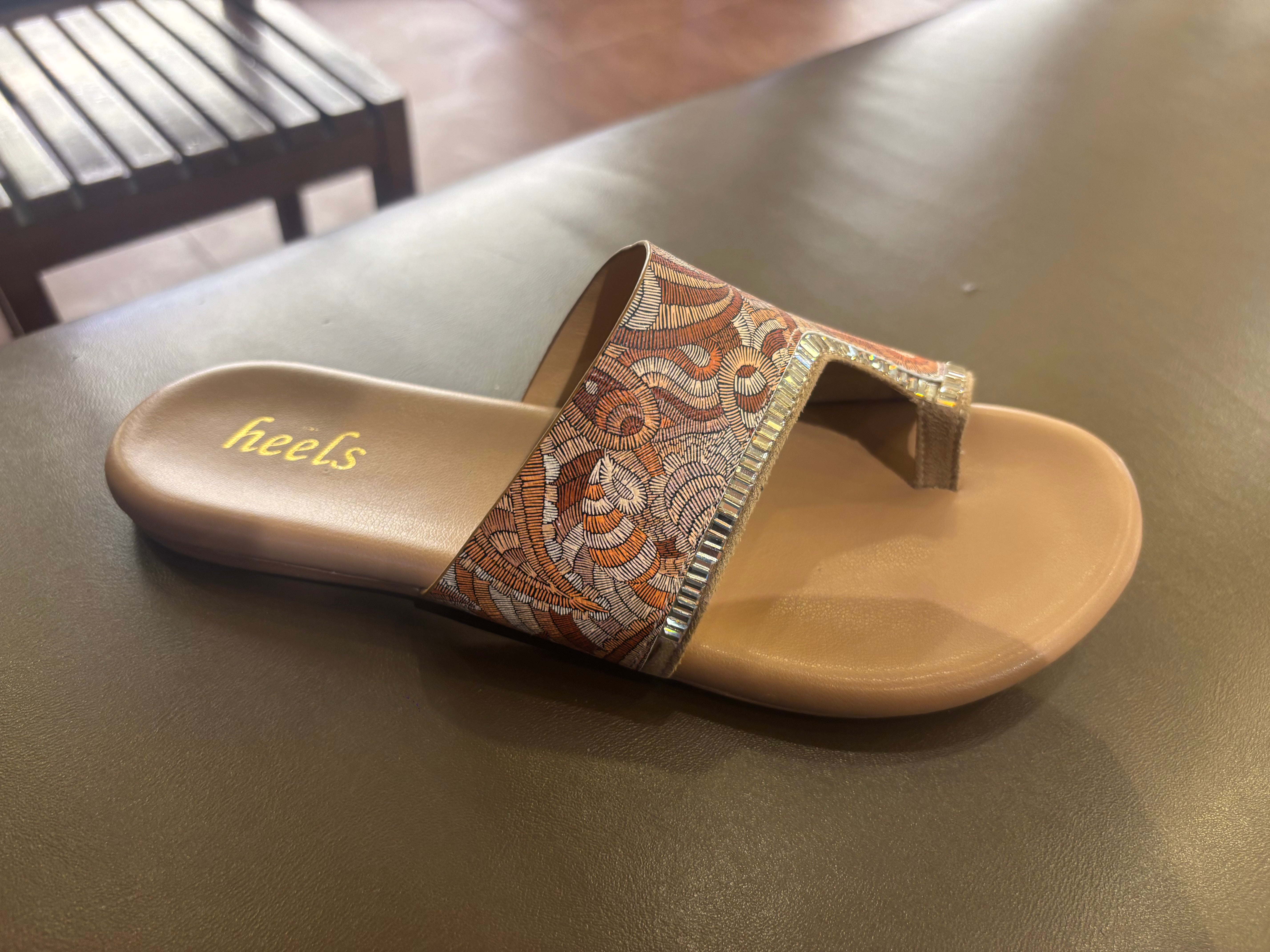 Caelina Floral Cushioned Thumb Slippers