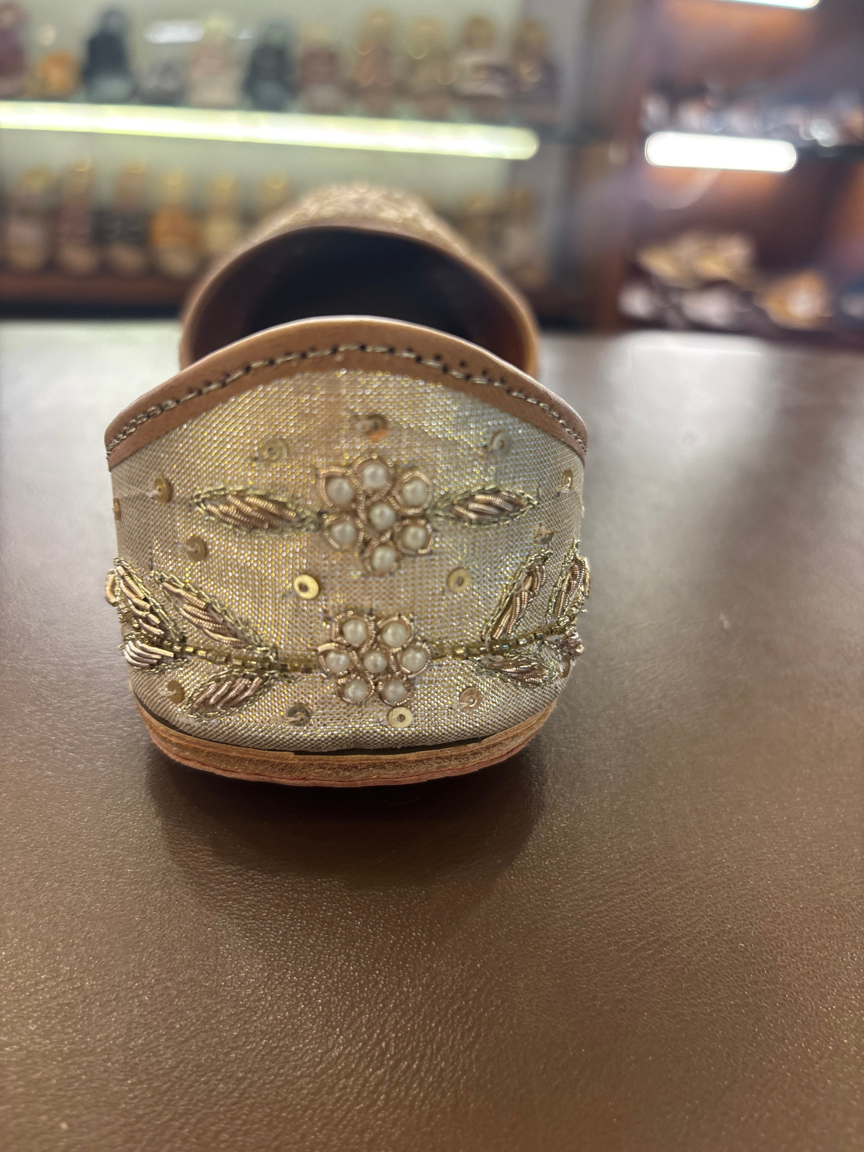 Sanaa Handcrafted Leather Juttis