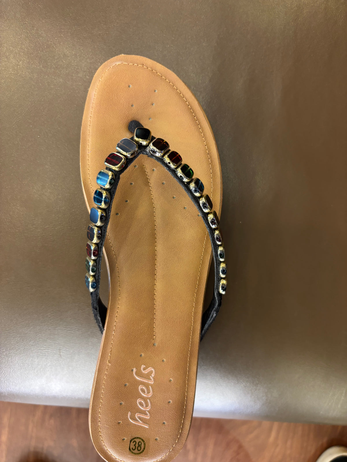 Julia Cushioned Beads V Strap Wedge Slippers