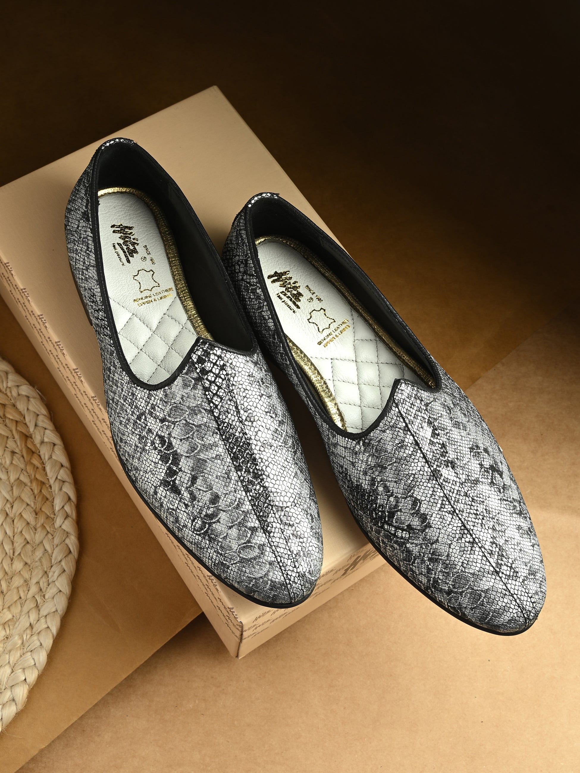 Nawab Printed Leather Juttis