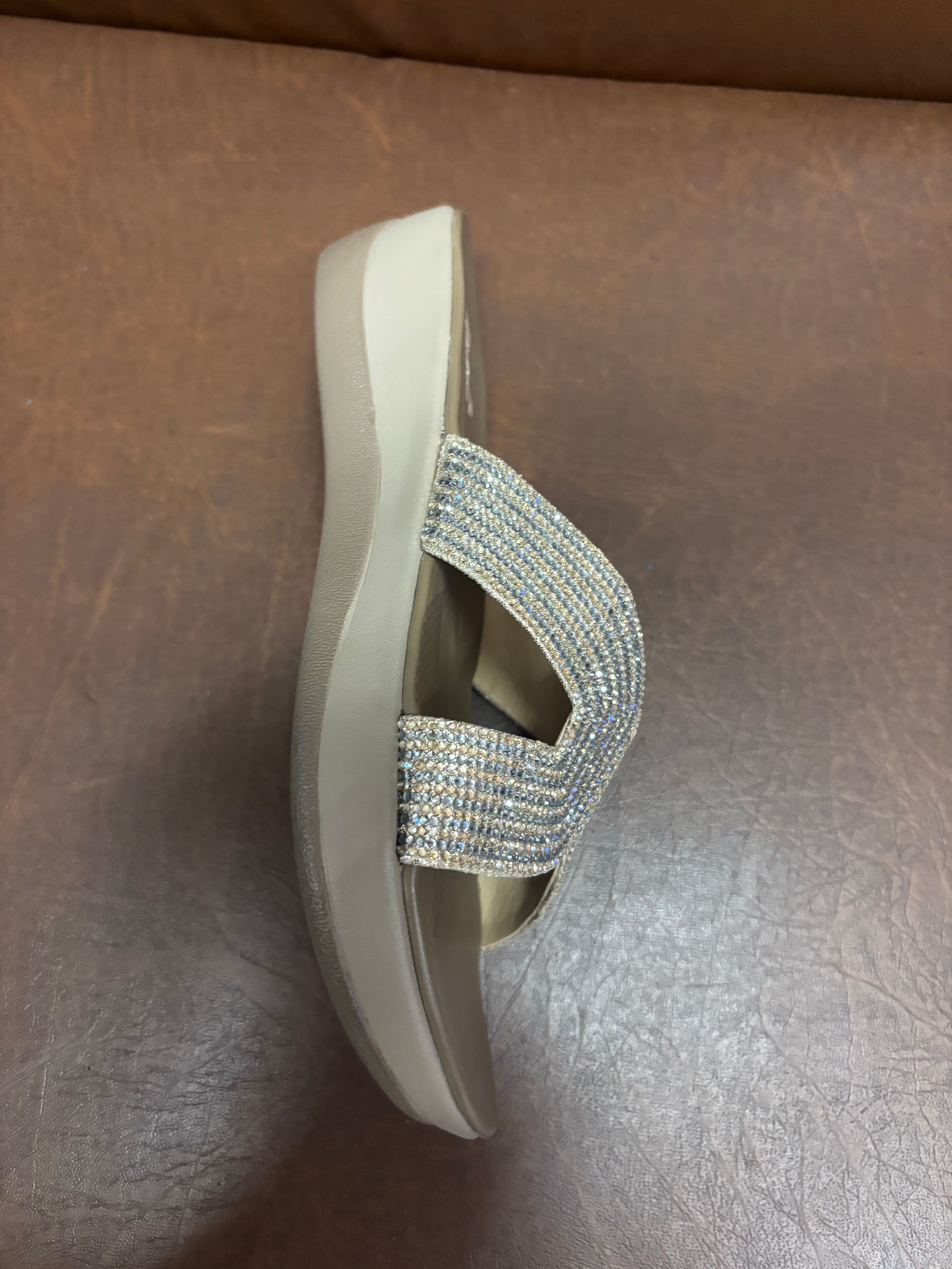 Dakota Cushioned Bling Slippers