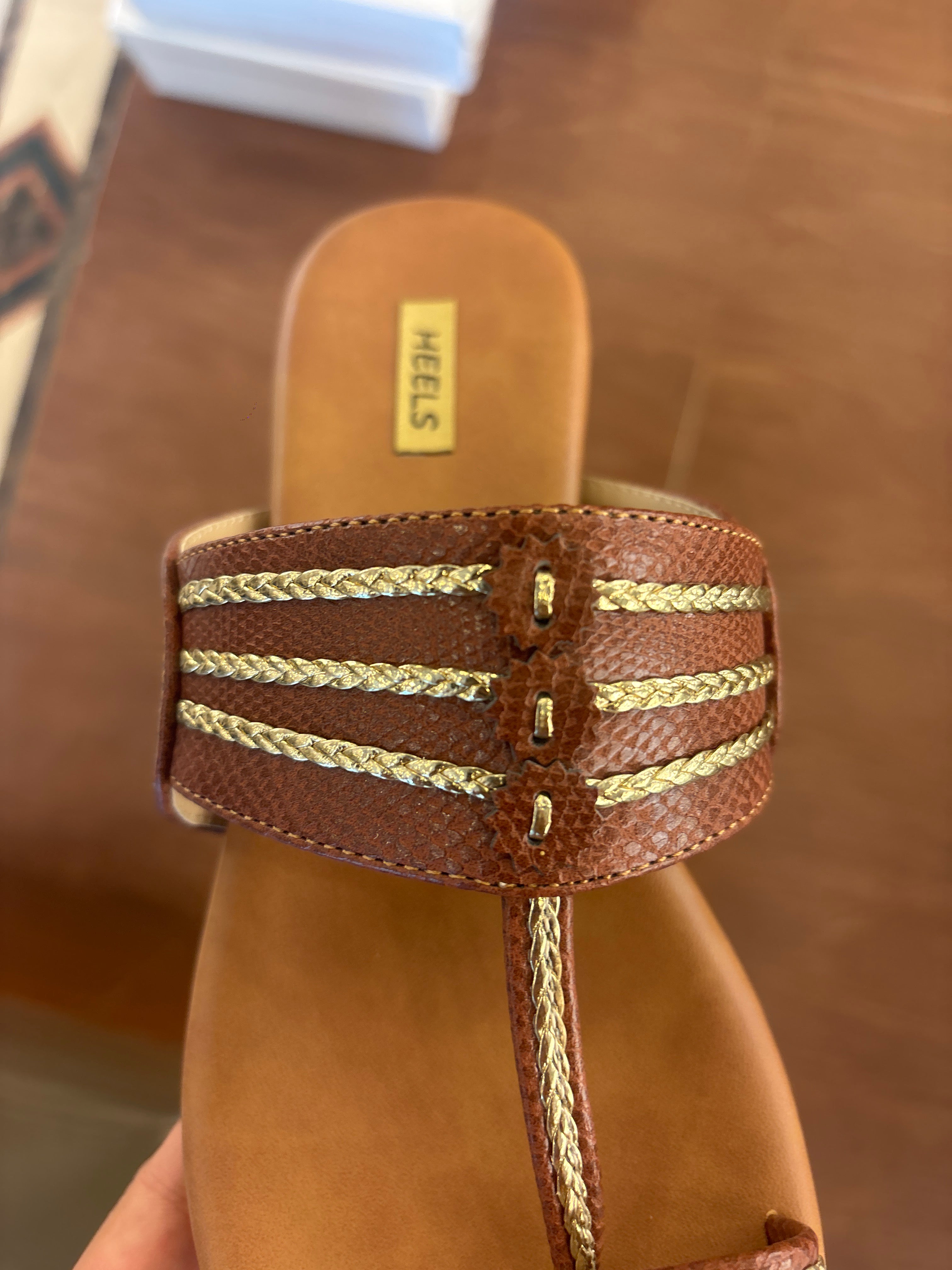 Samantha Cushioned Kohlapuris