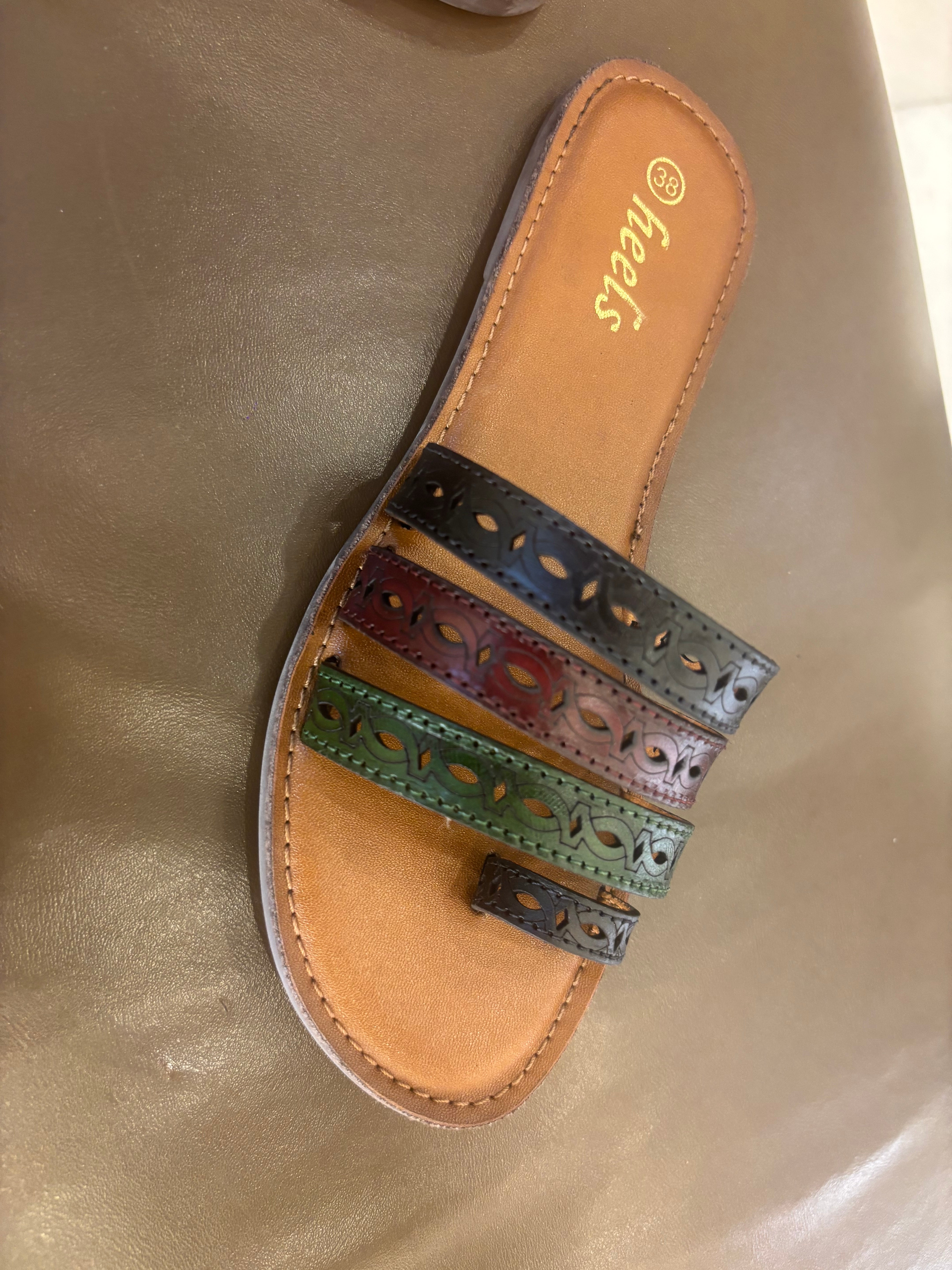 Delma Leather Strap Thumb Flat Sliders