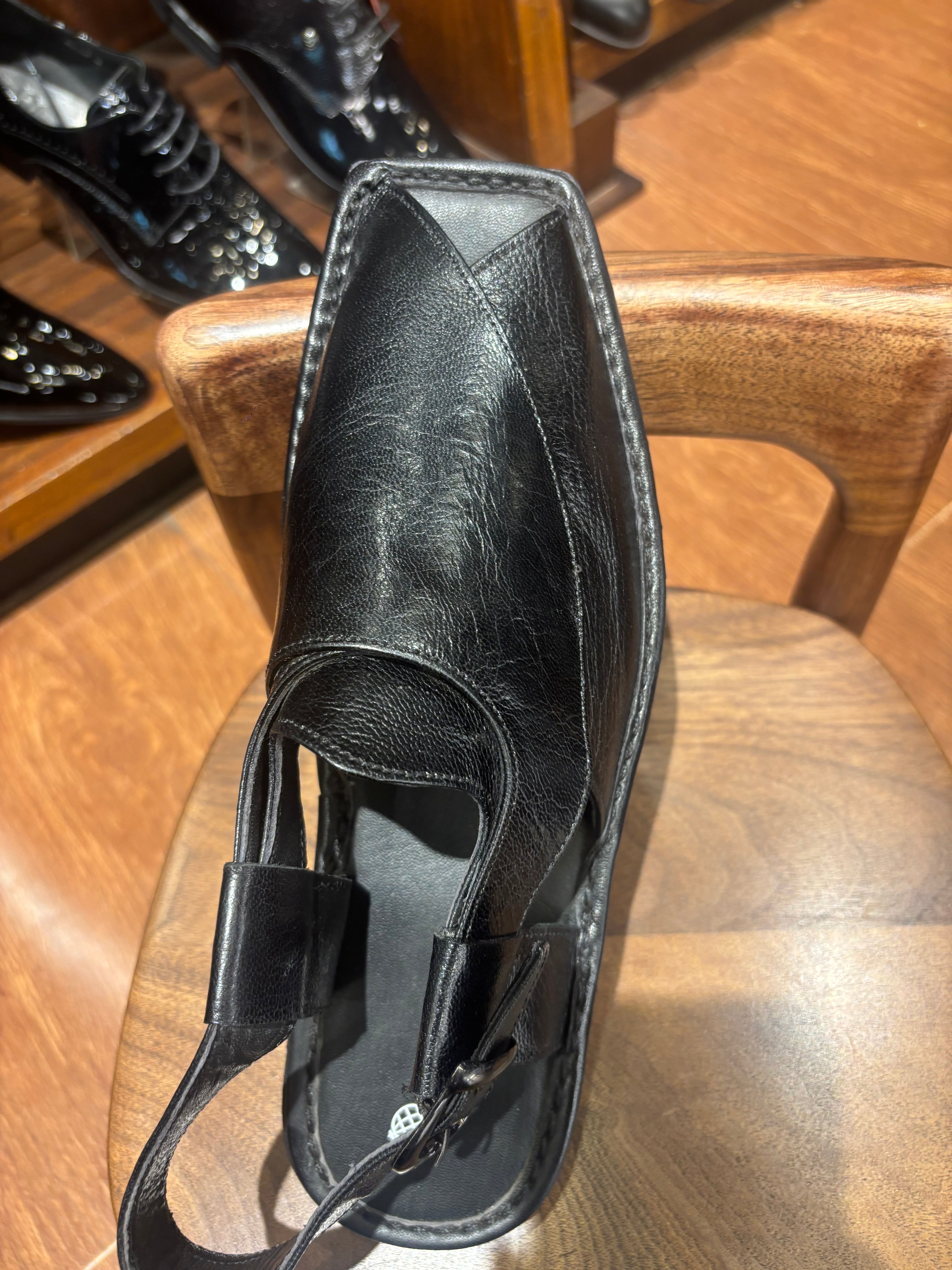 Cesar Leather Ethnic T Cut Peshawari Sandals